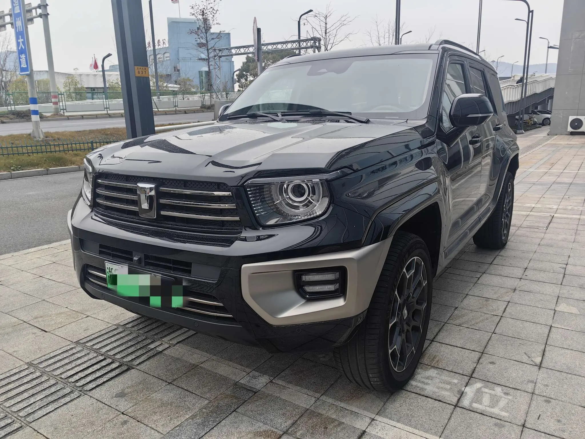 Tank 700 Hi4-T  из Китая