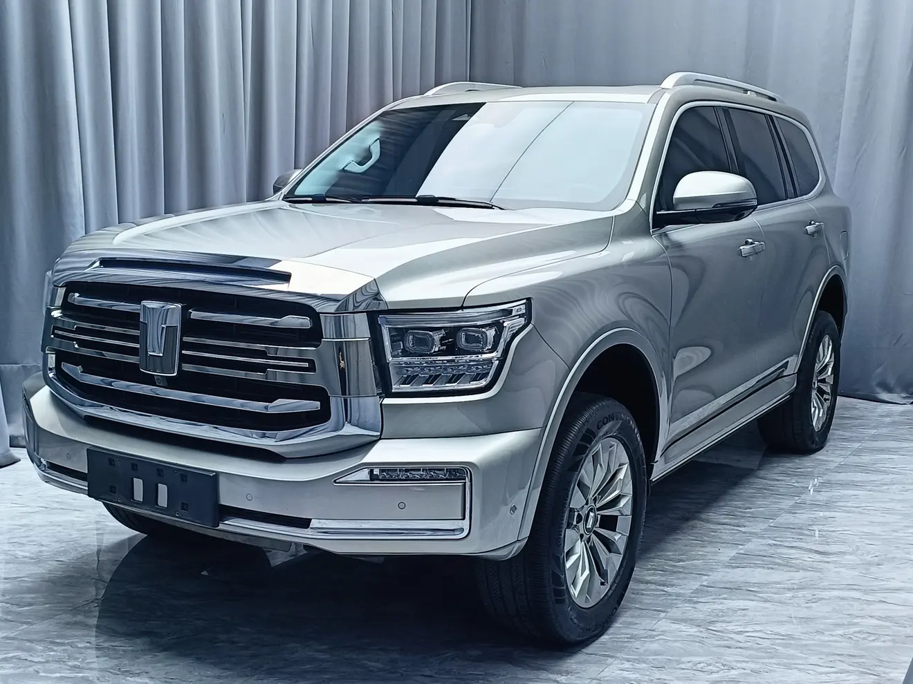 Tank 500 Hi4-T  из Китая