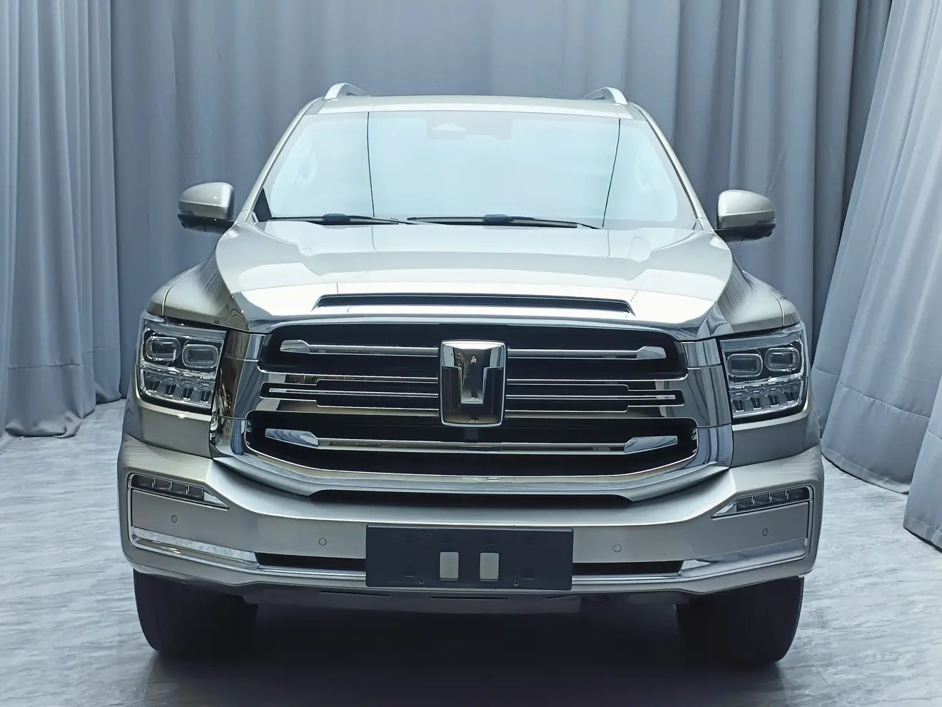 Tank 500 Hi4-T  из Китая