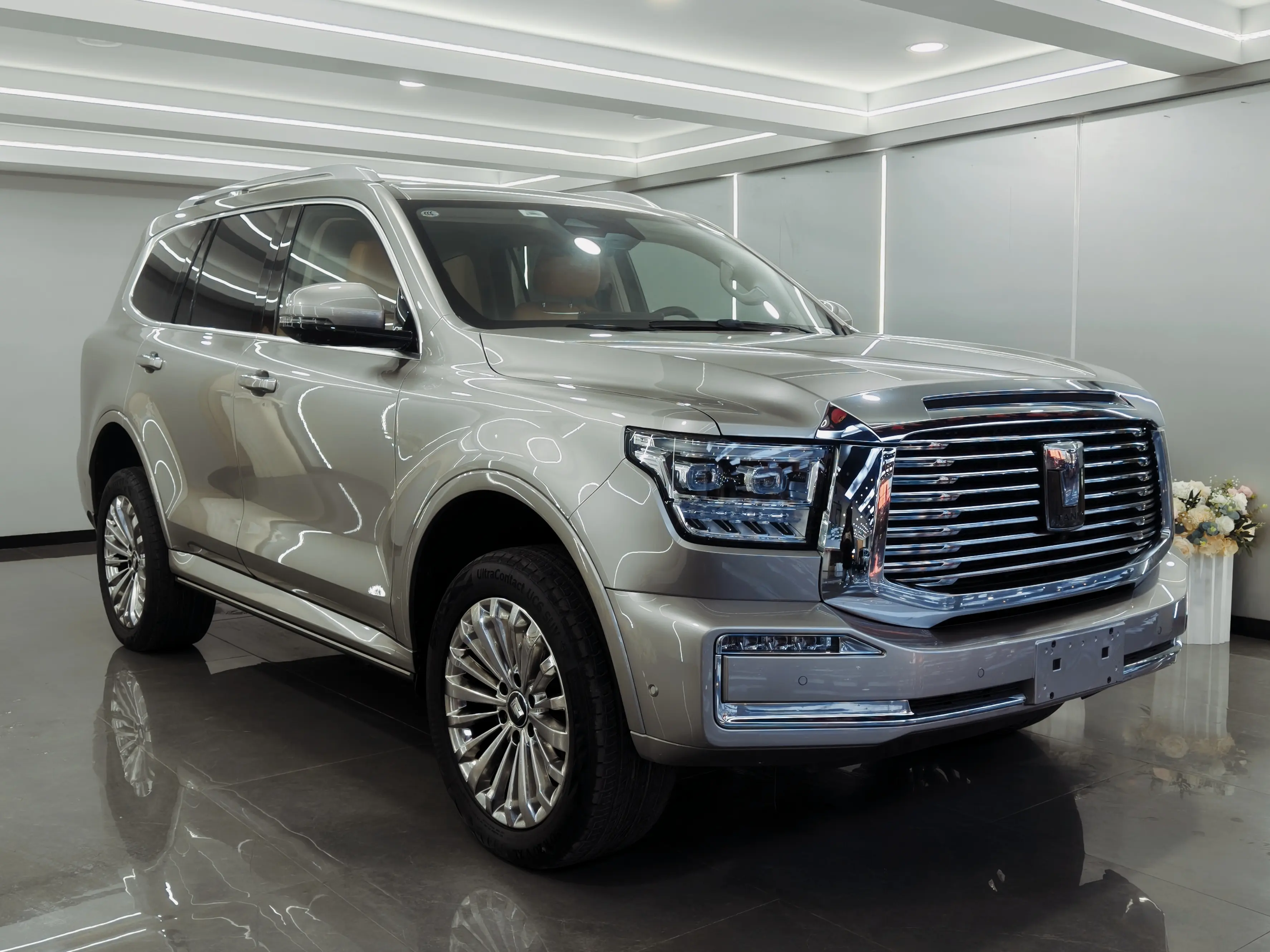 Tank 500  из Китая