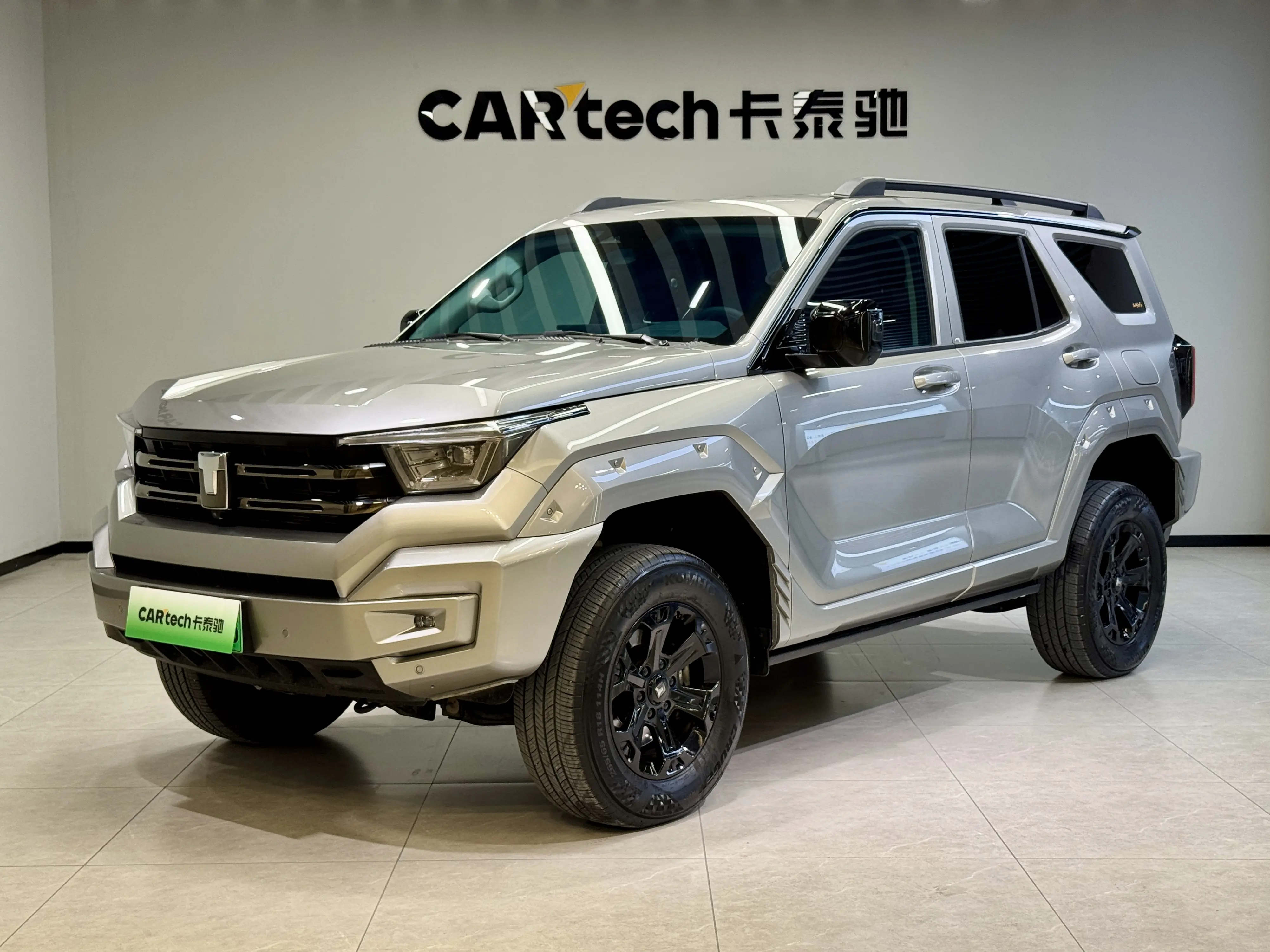 Tank 400 Hi4-T  из Китая