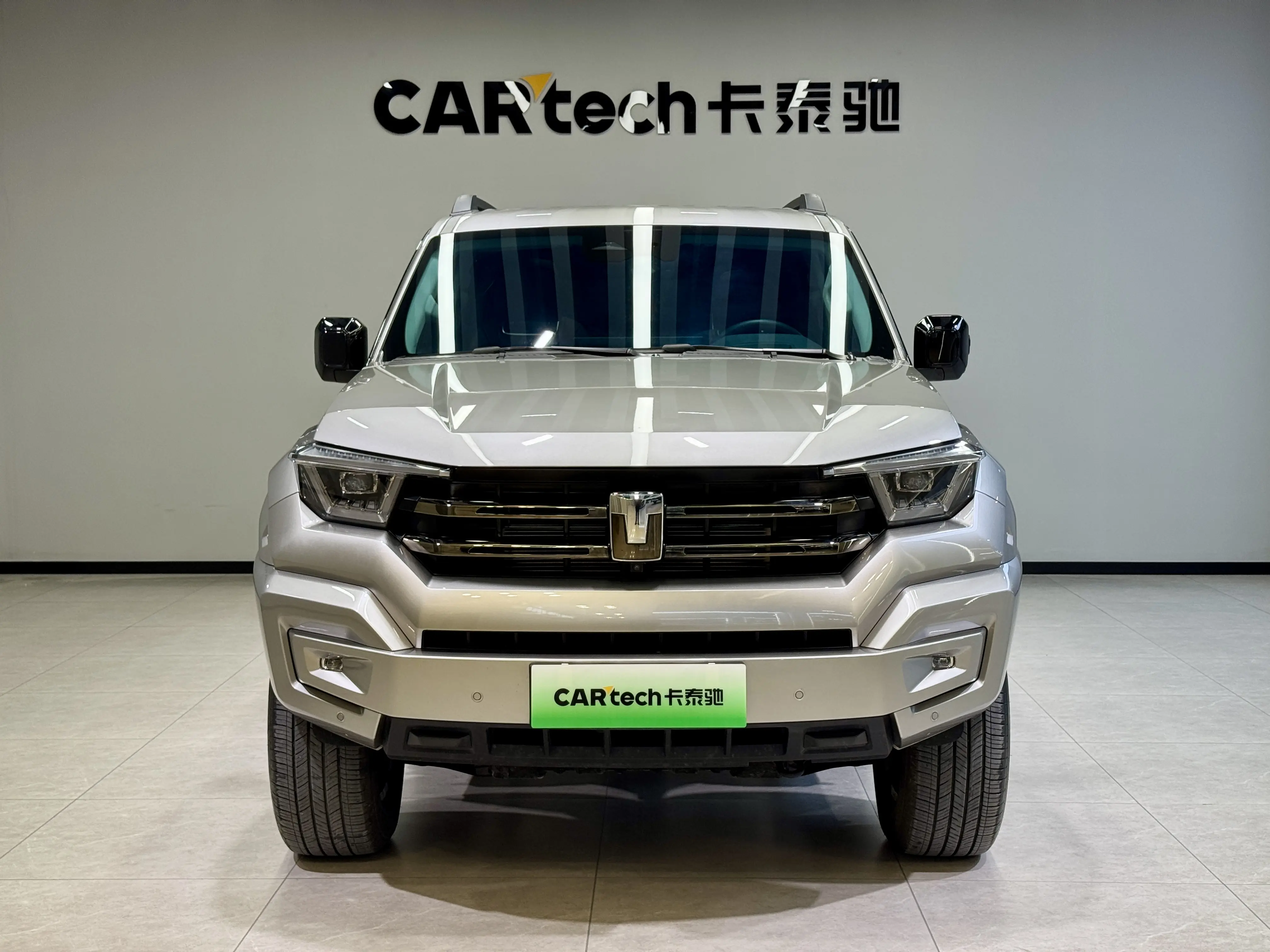 Tank 400 Hi4-T  из Китая