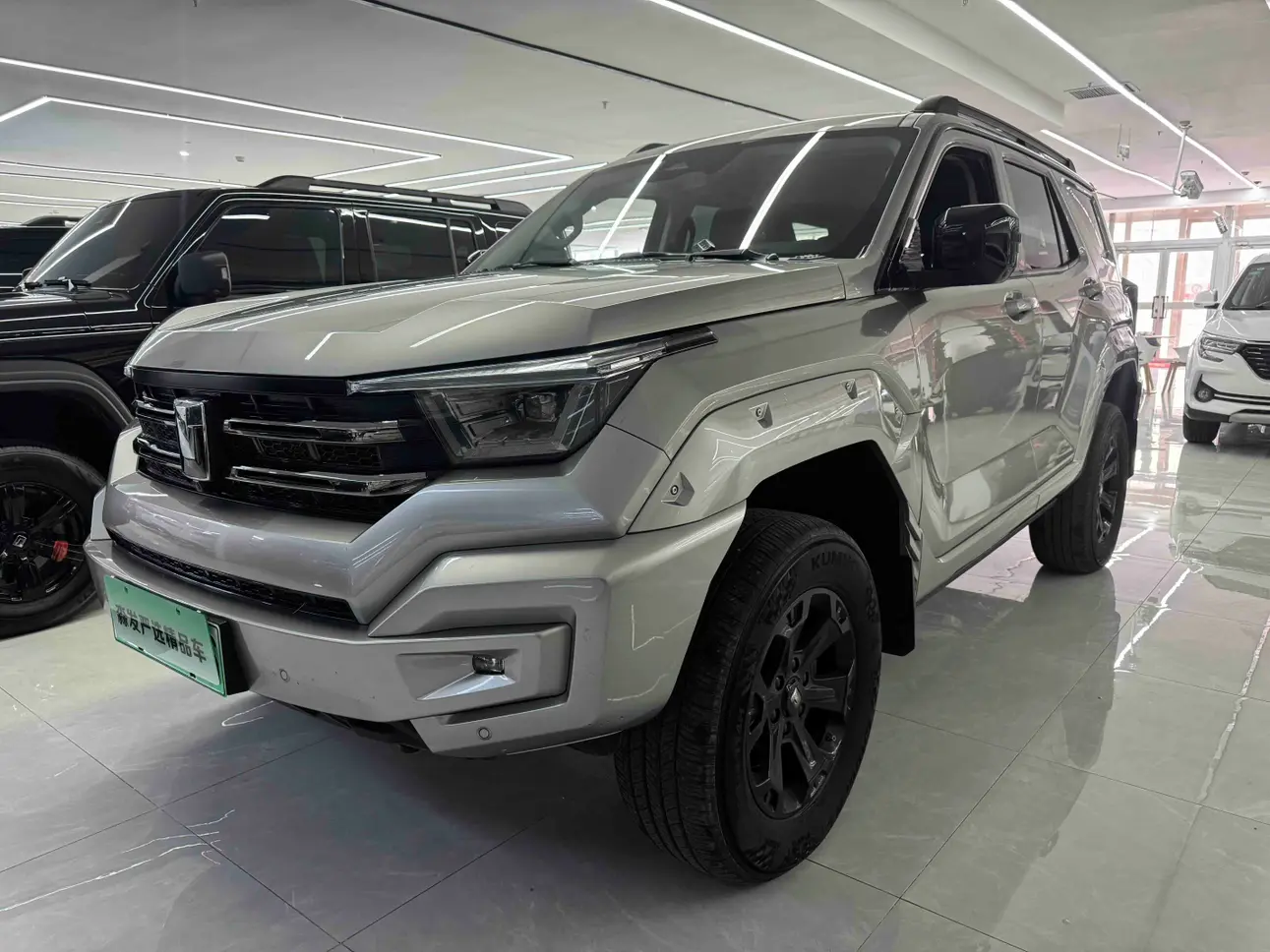 Tank 400 Hi4-T  из Китая