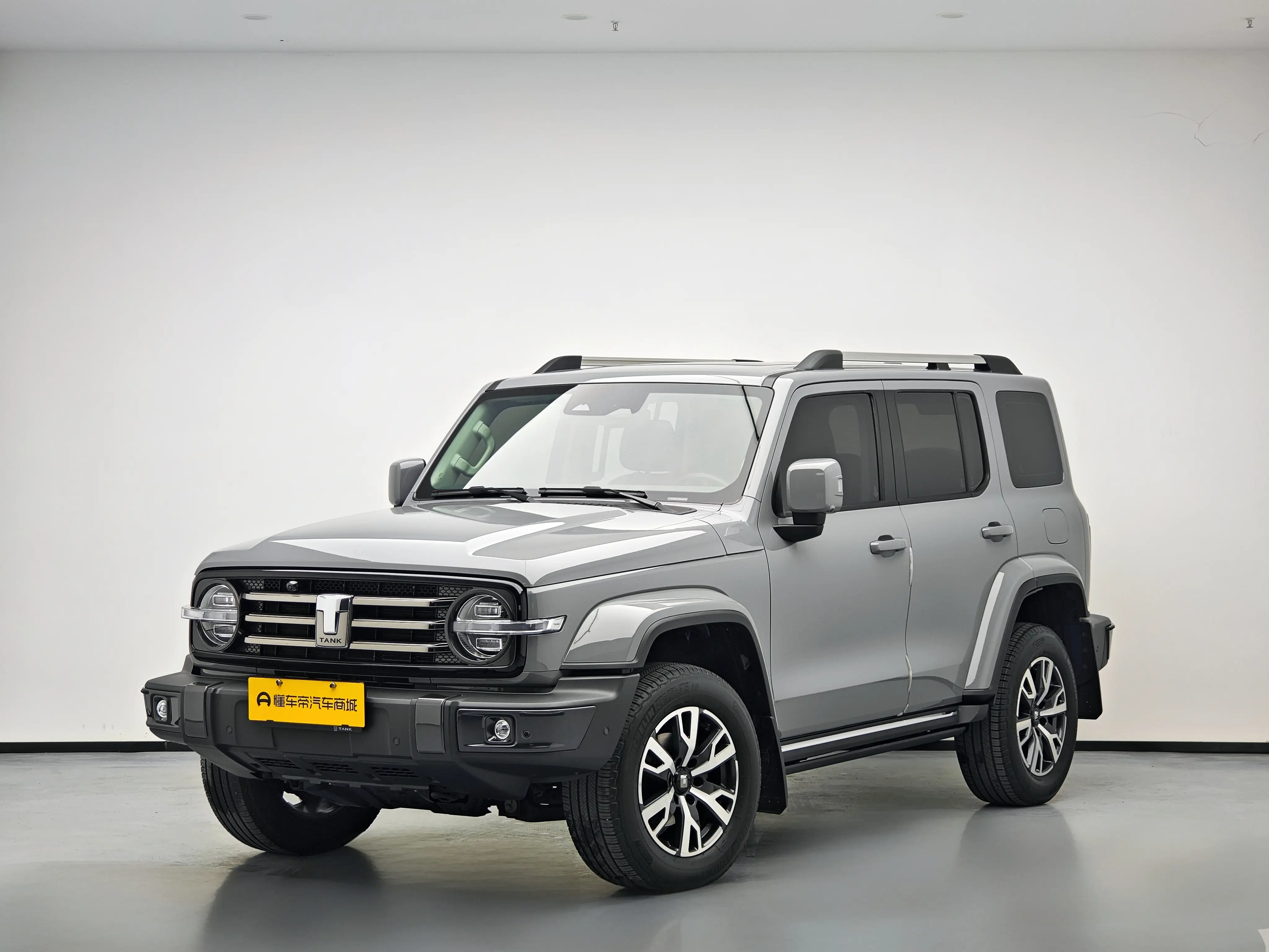 Tank 300  из Китая