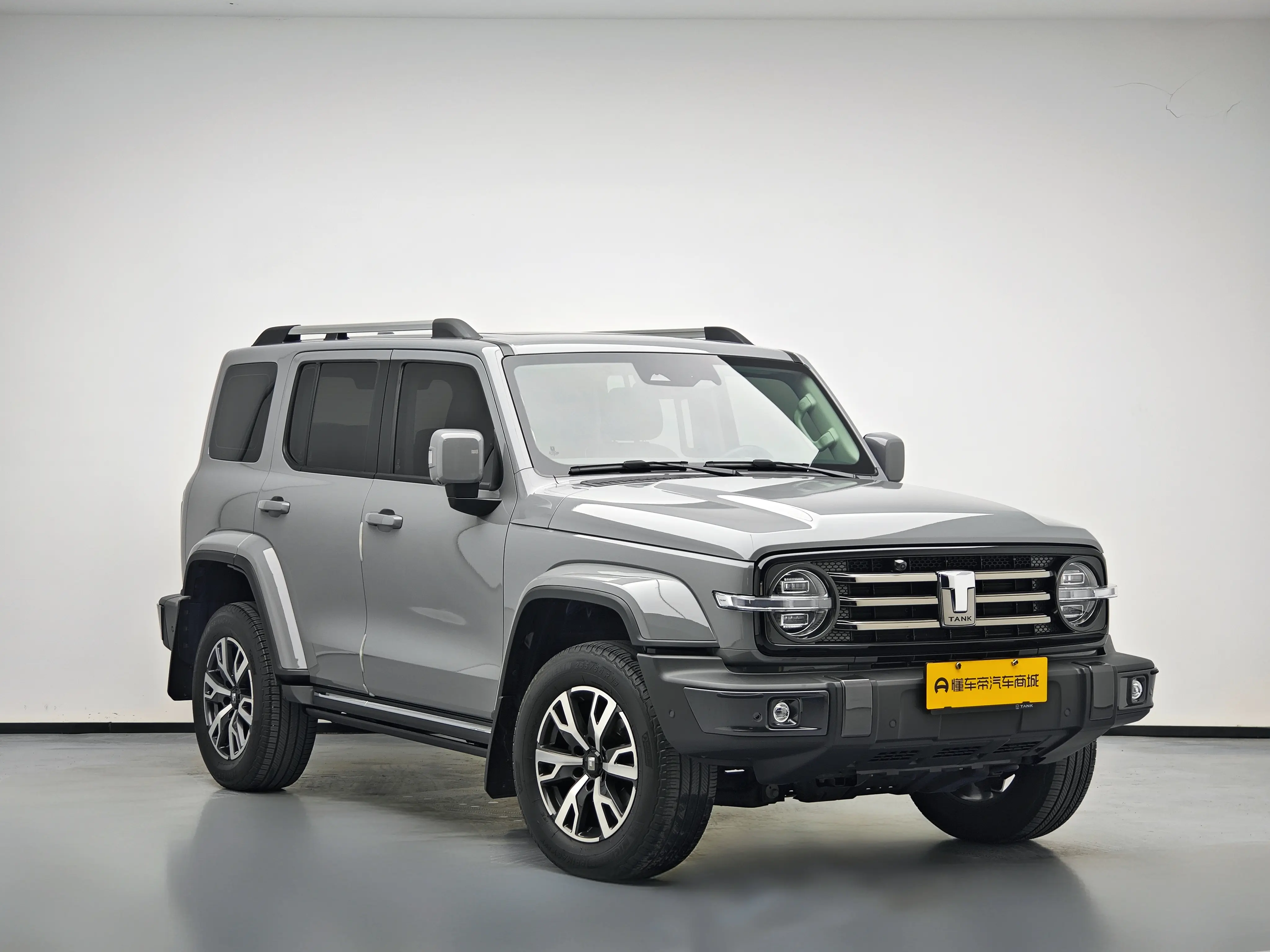 Tank 300  из Китая