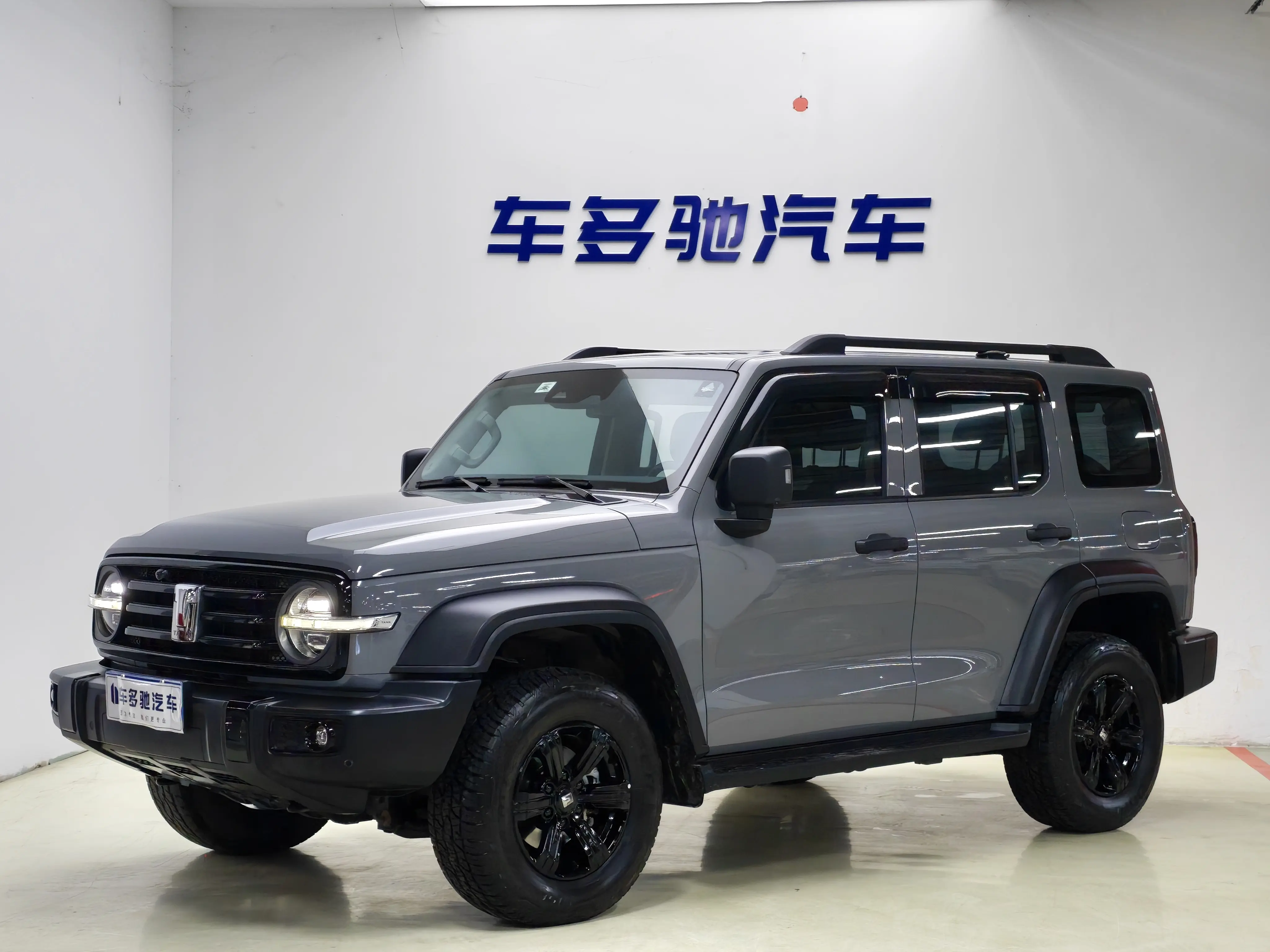 Tank 300  из Китая