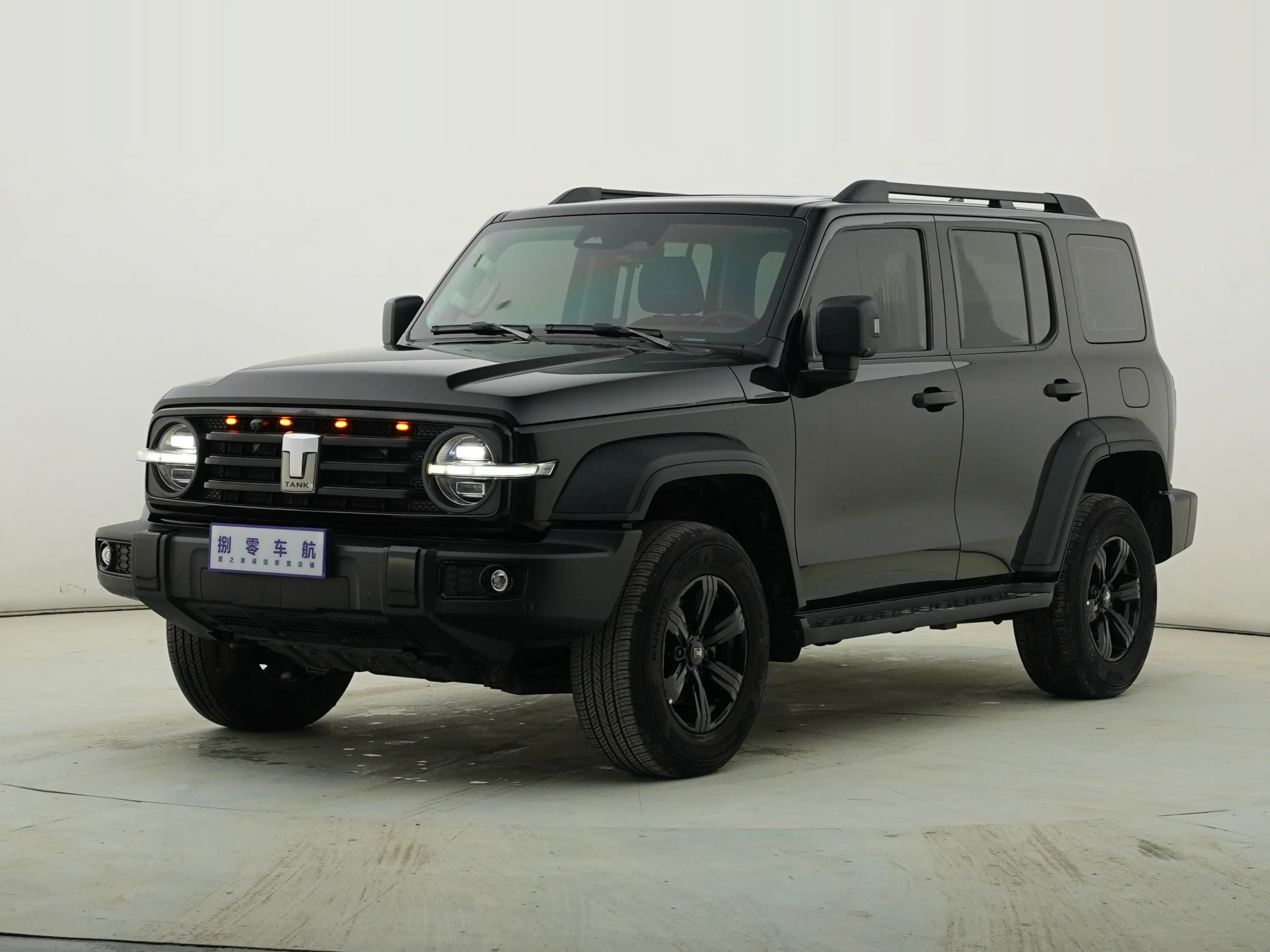 Tank 300  из Китая