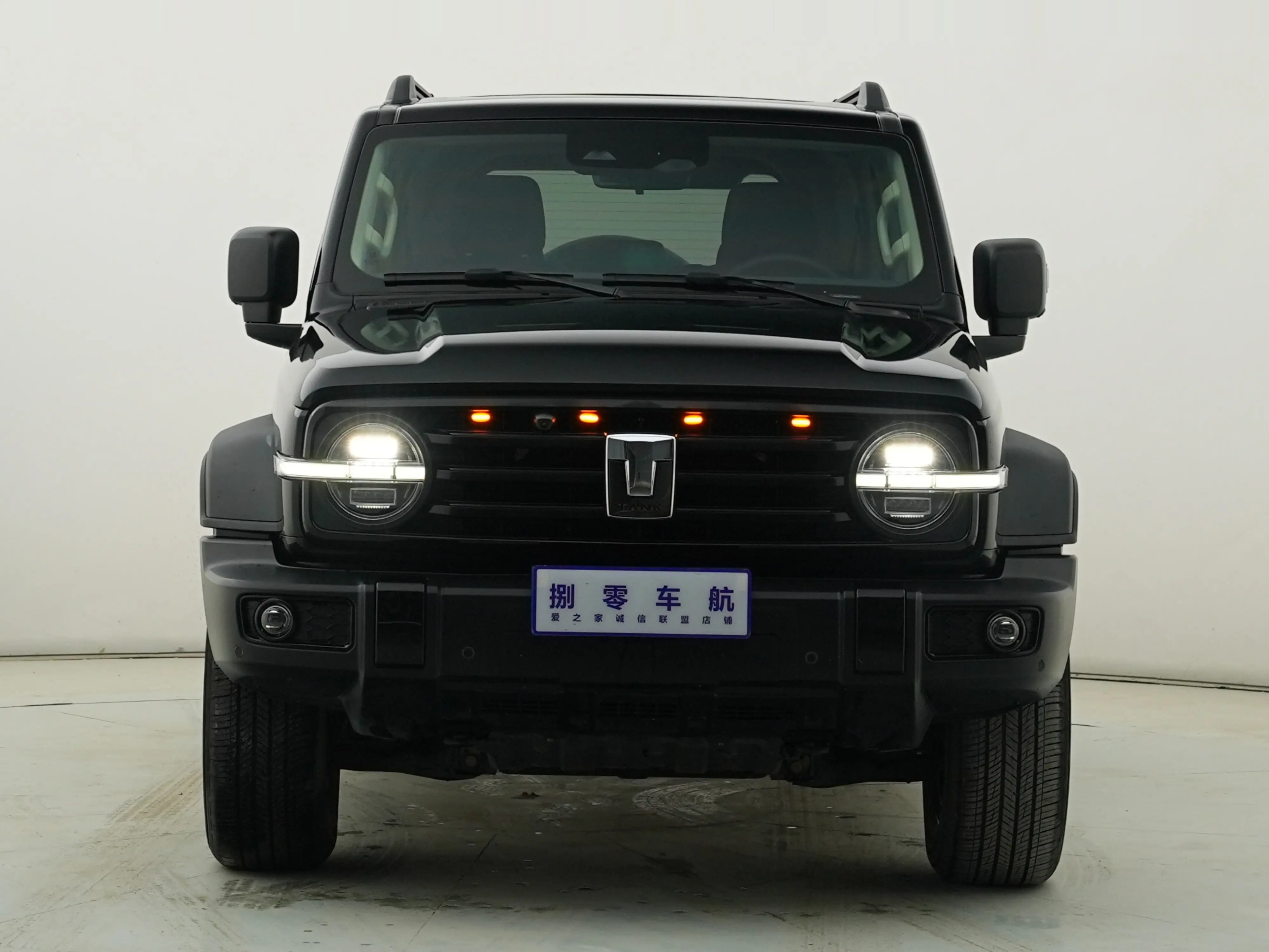 Tank 300  из Китая