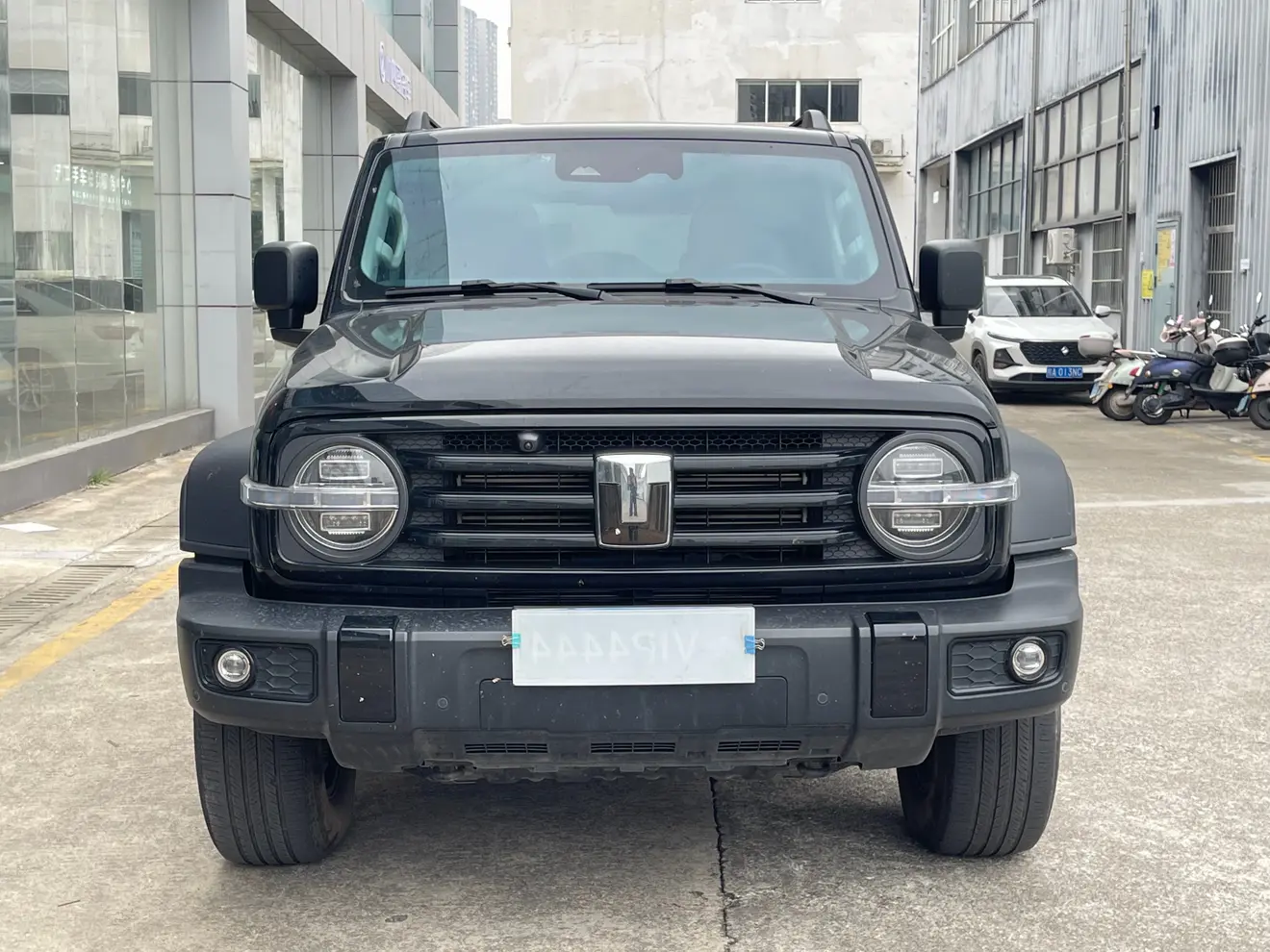 Tank 300  из Китая