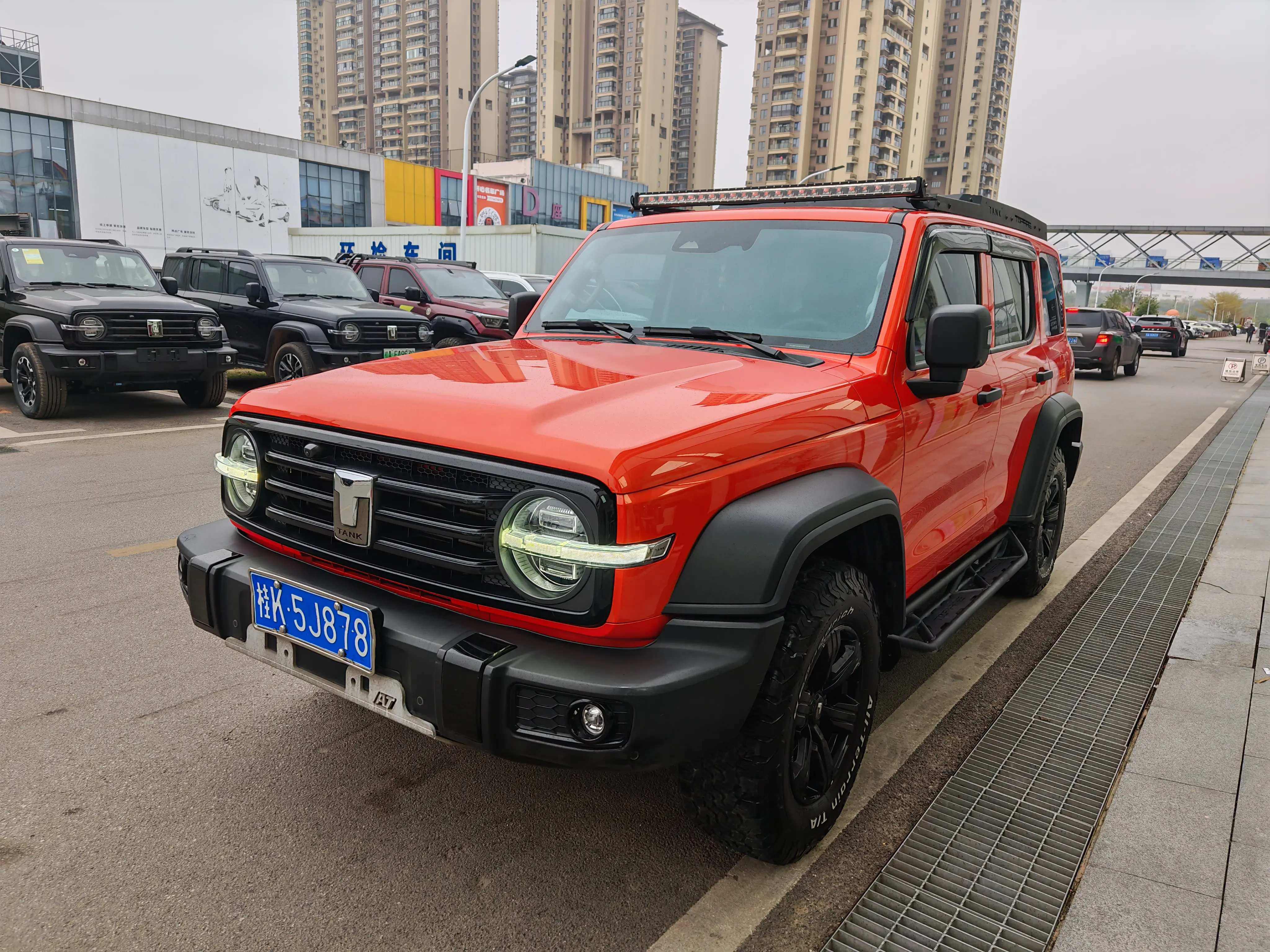 Tank 300  из Китая