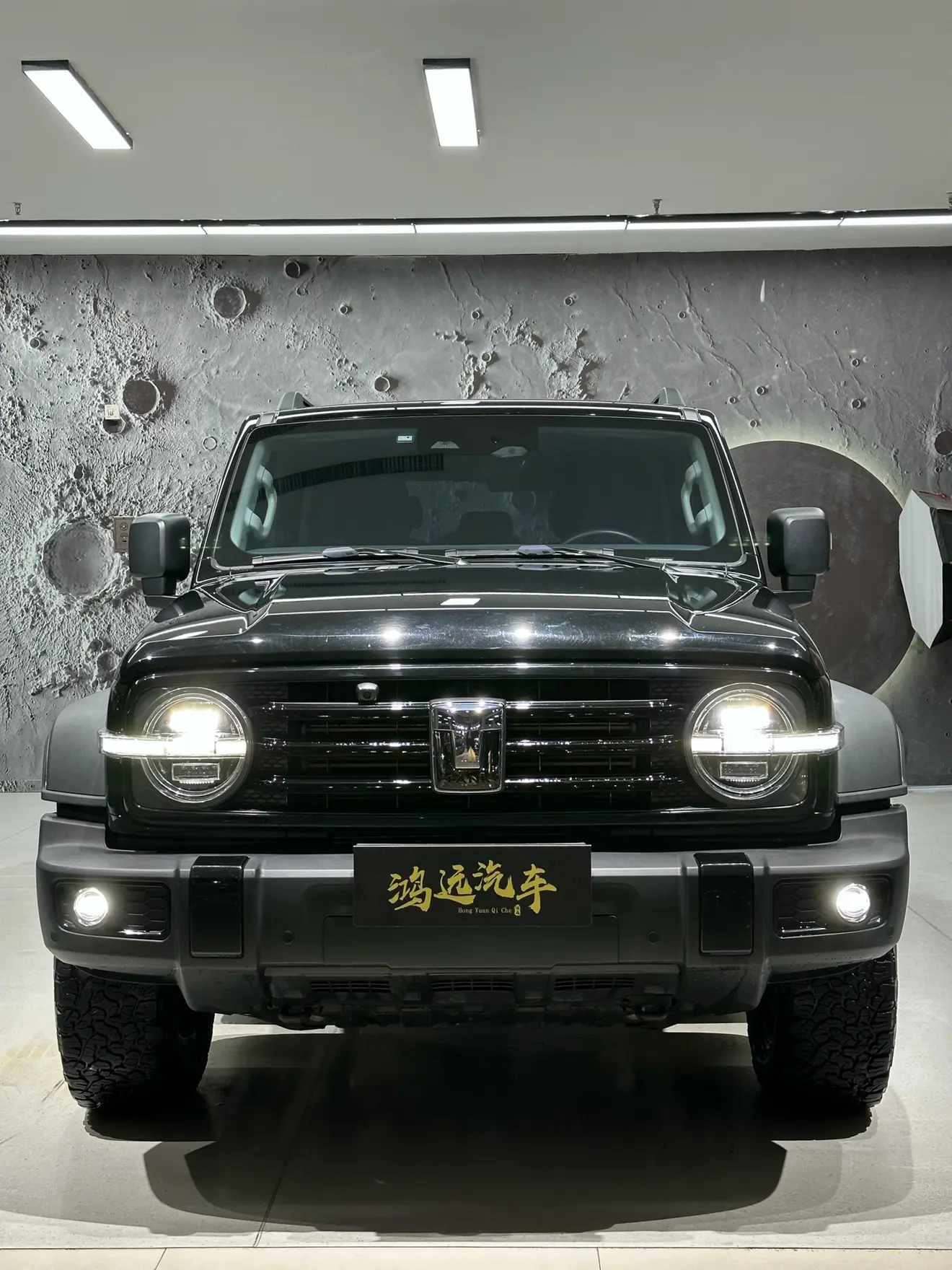 Tank 300  из Китая