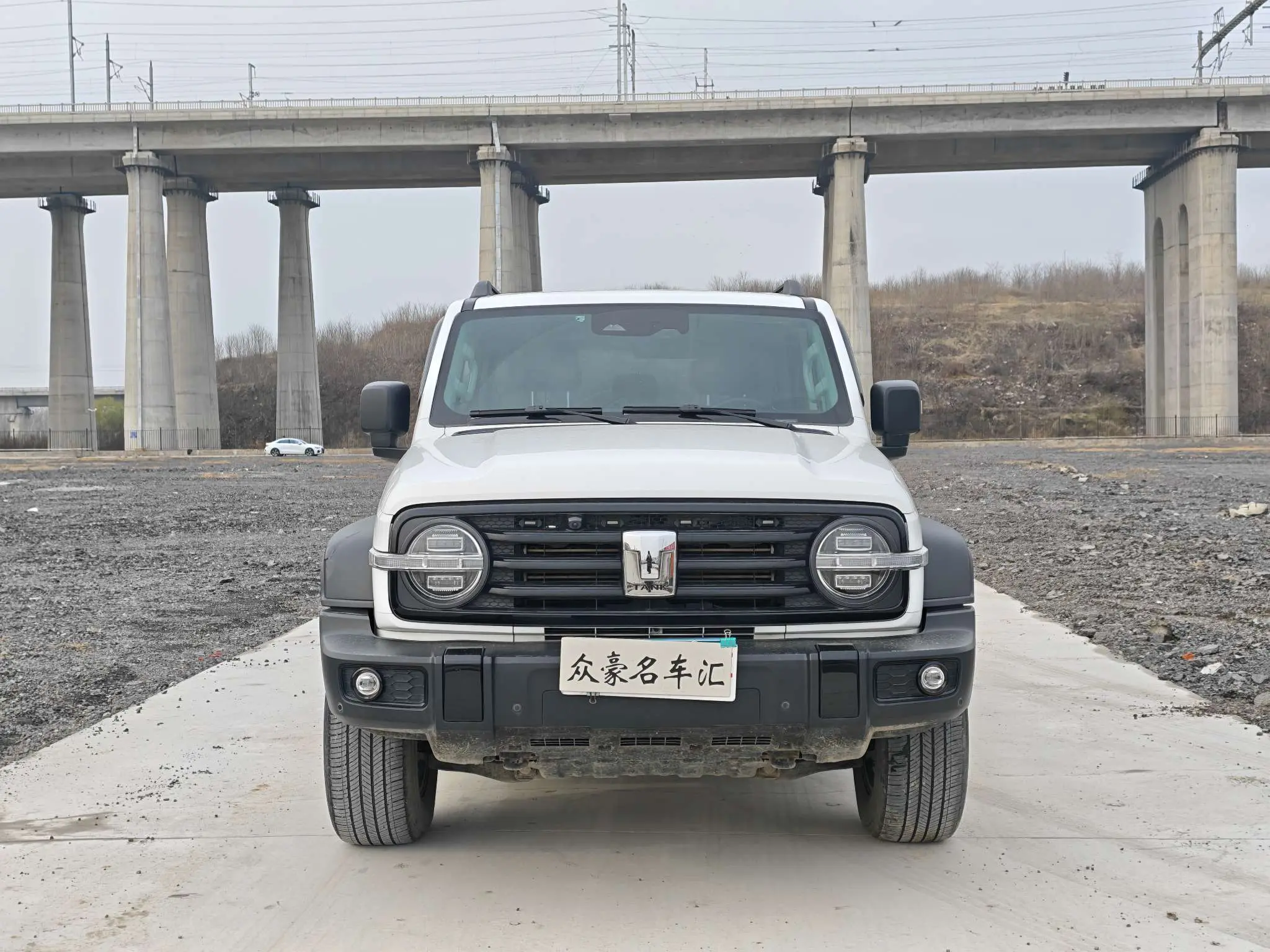 Tank 300  из Китая