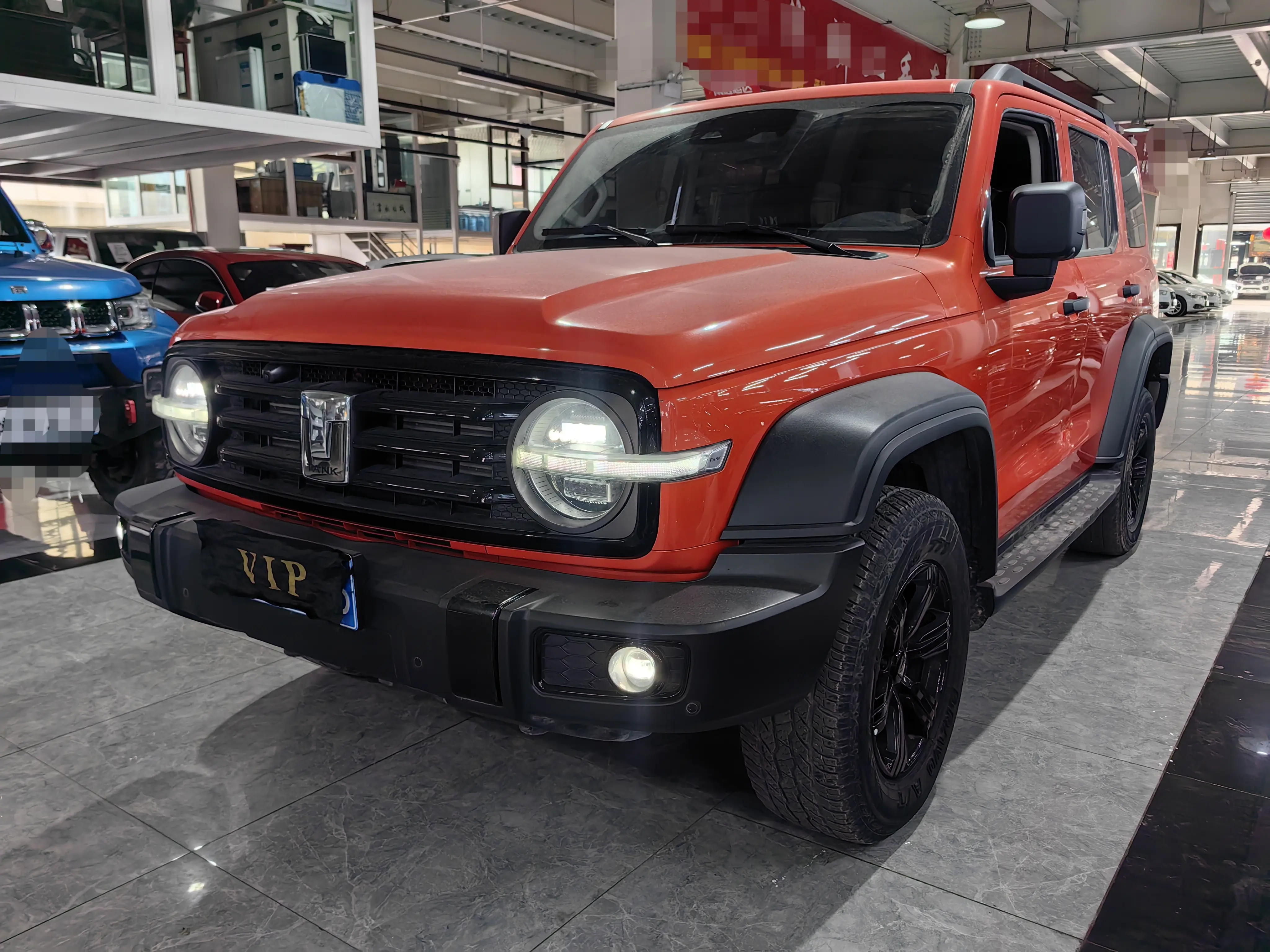 Tank 300  из Китая