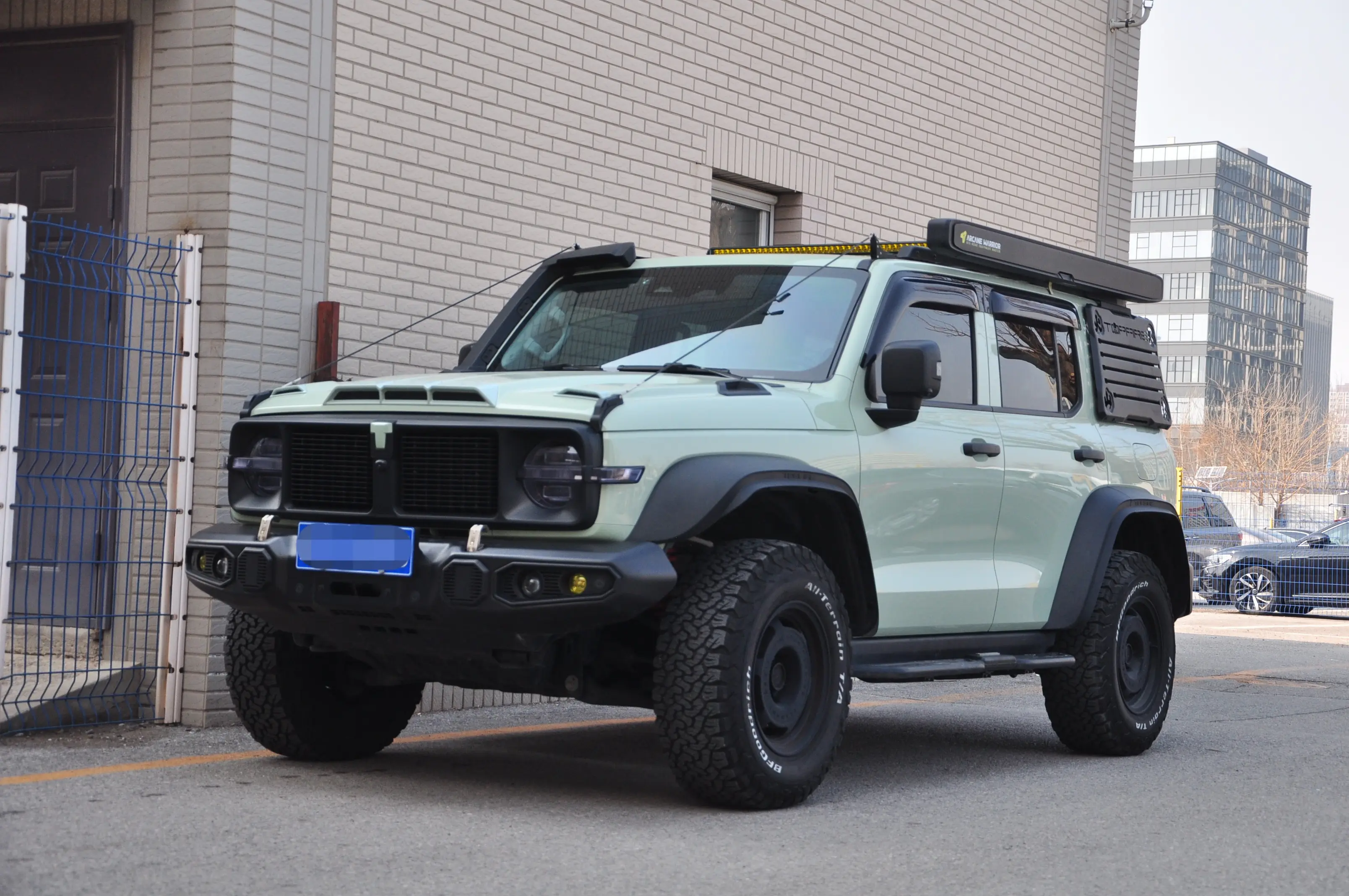 Tank 300  из Китая