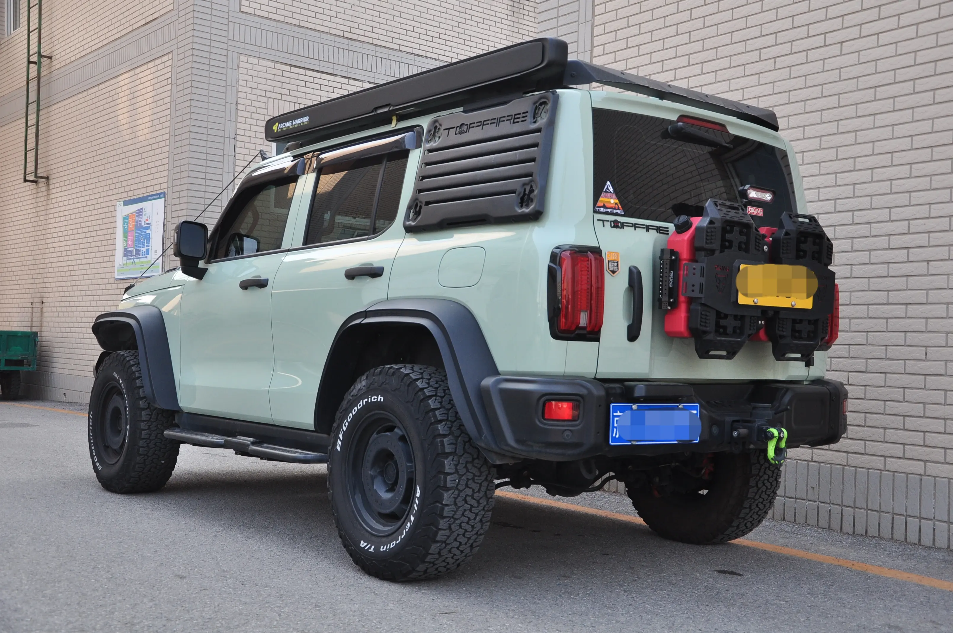 Tank 300  из Китая