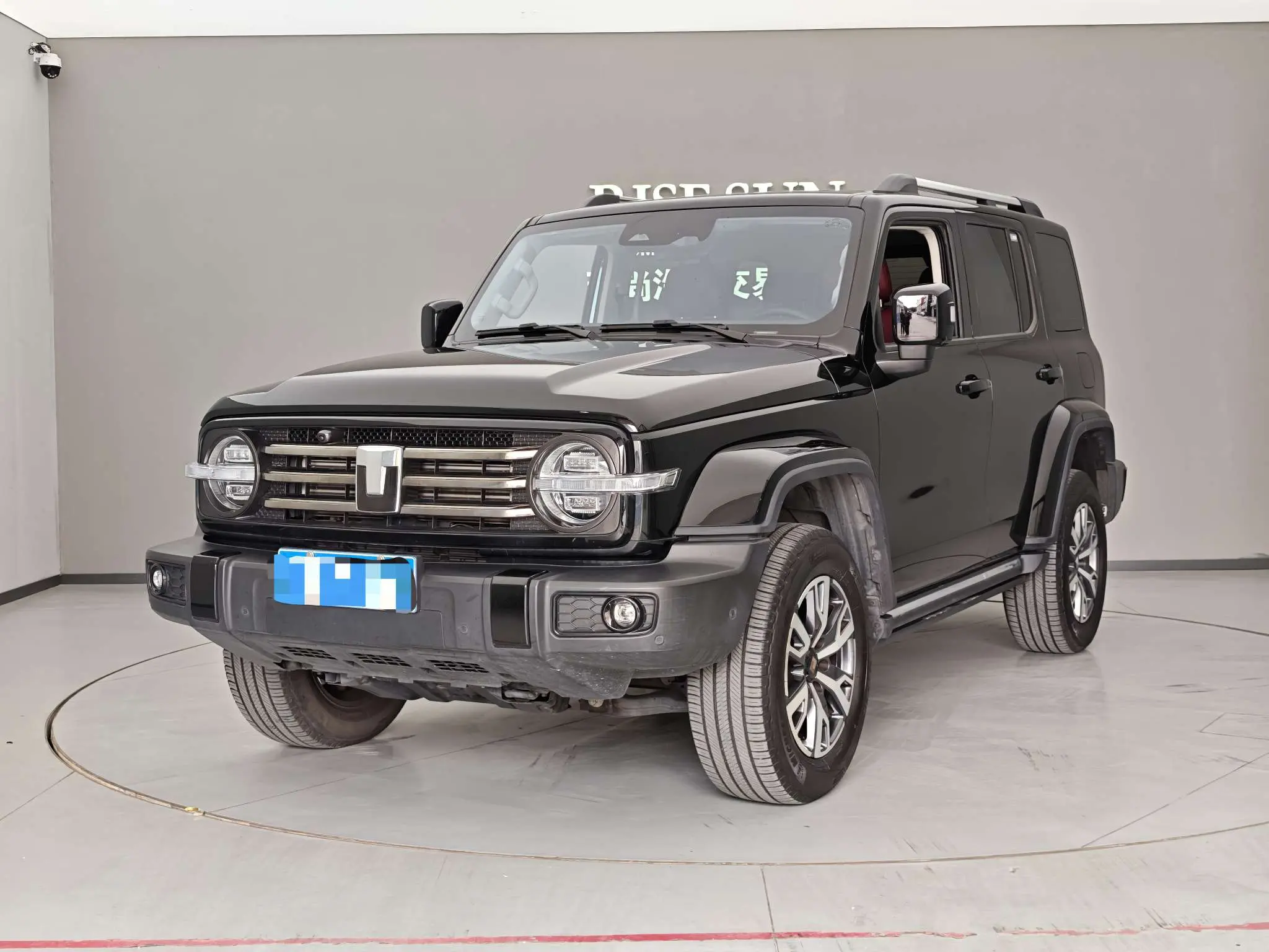 Tank 300  из Китая