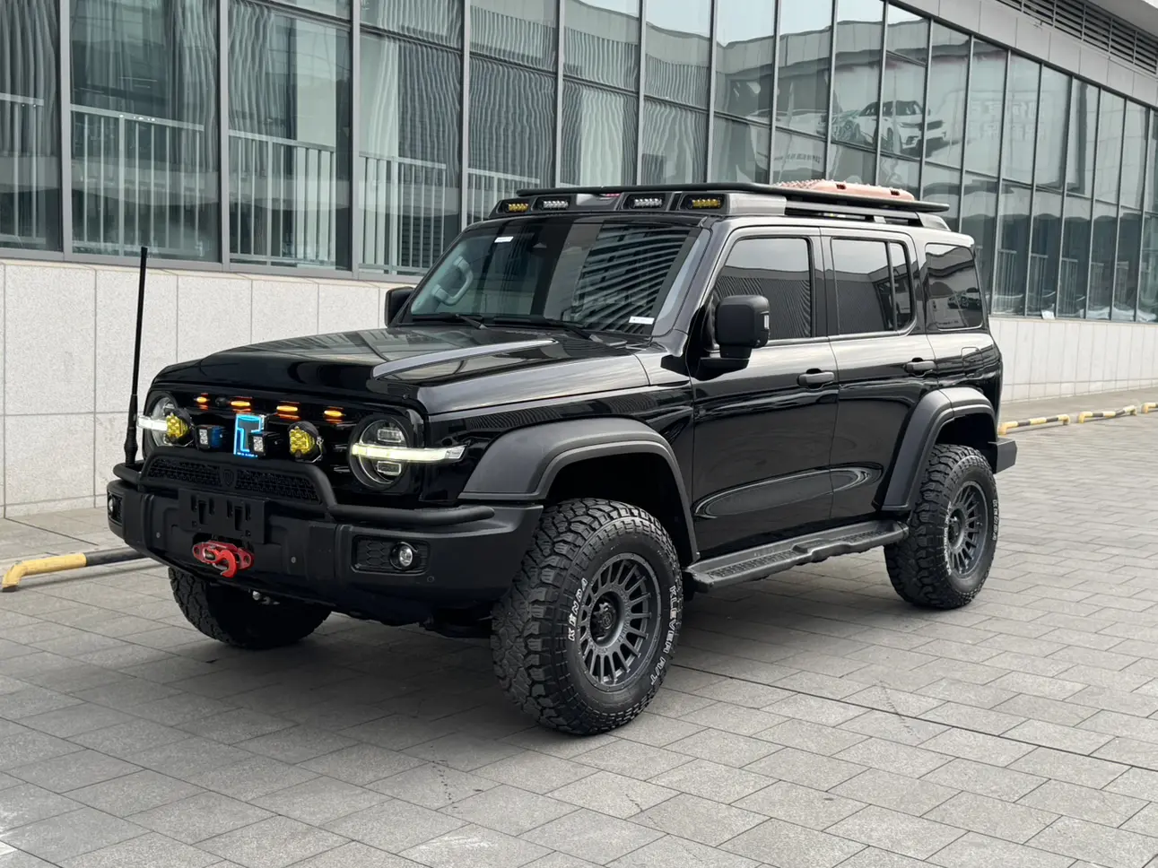 Tank 300  из Китая