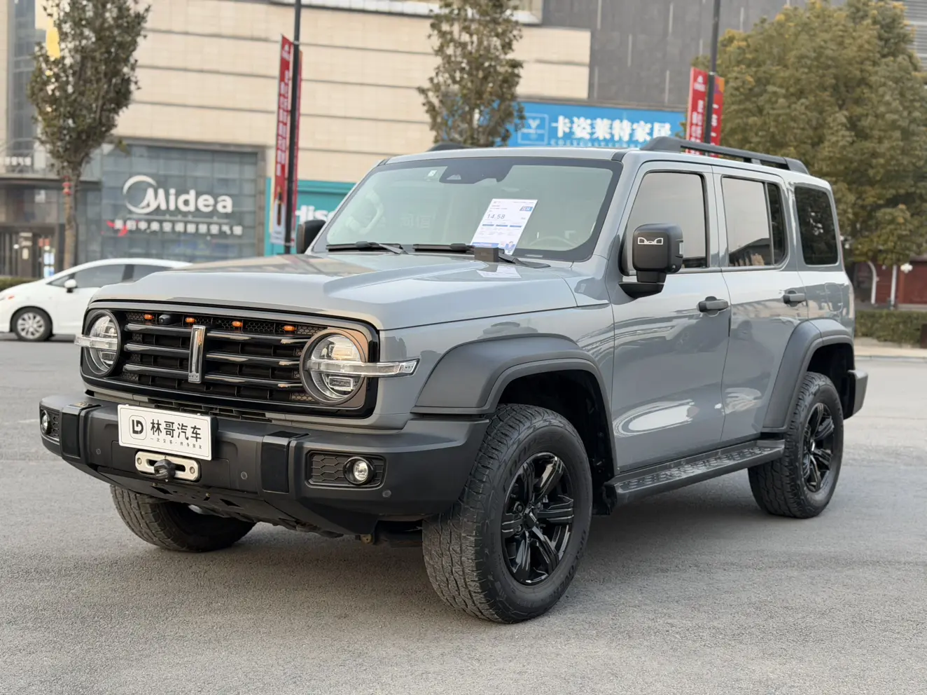 Tank 300  из Китая