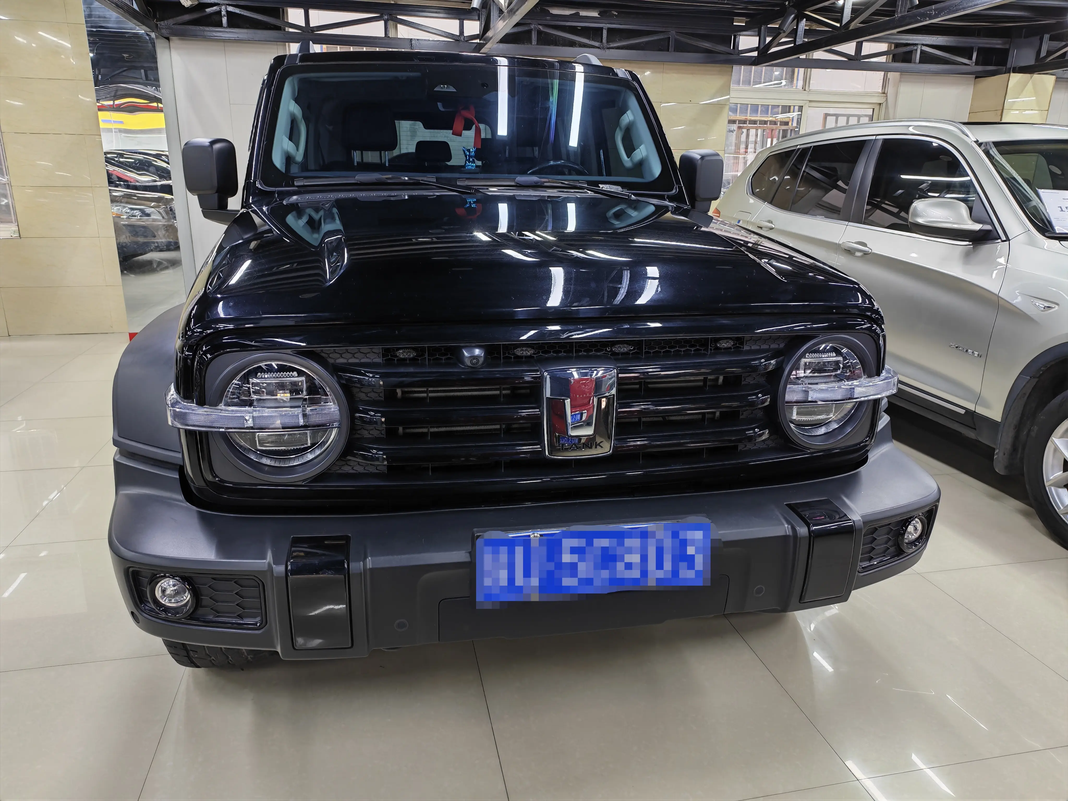 Tank 300  из Китая