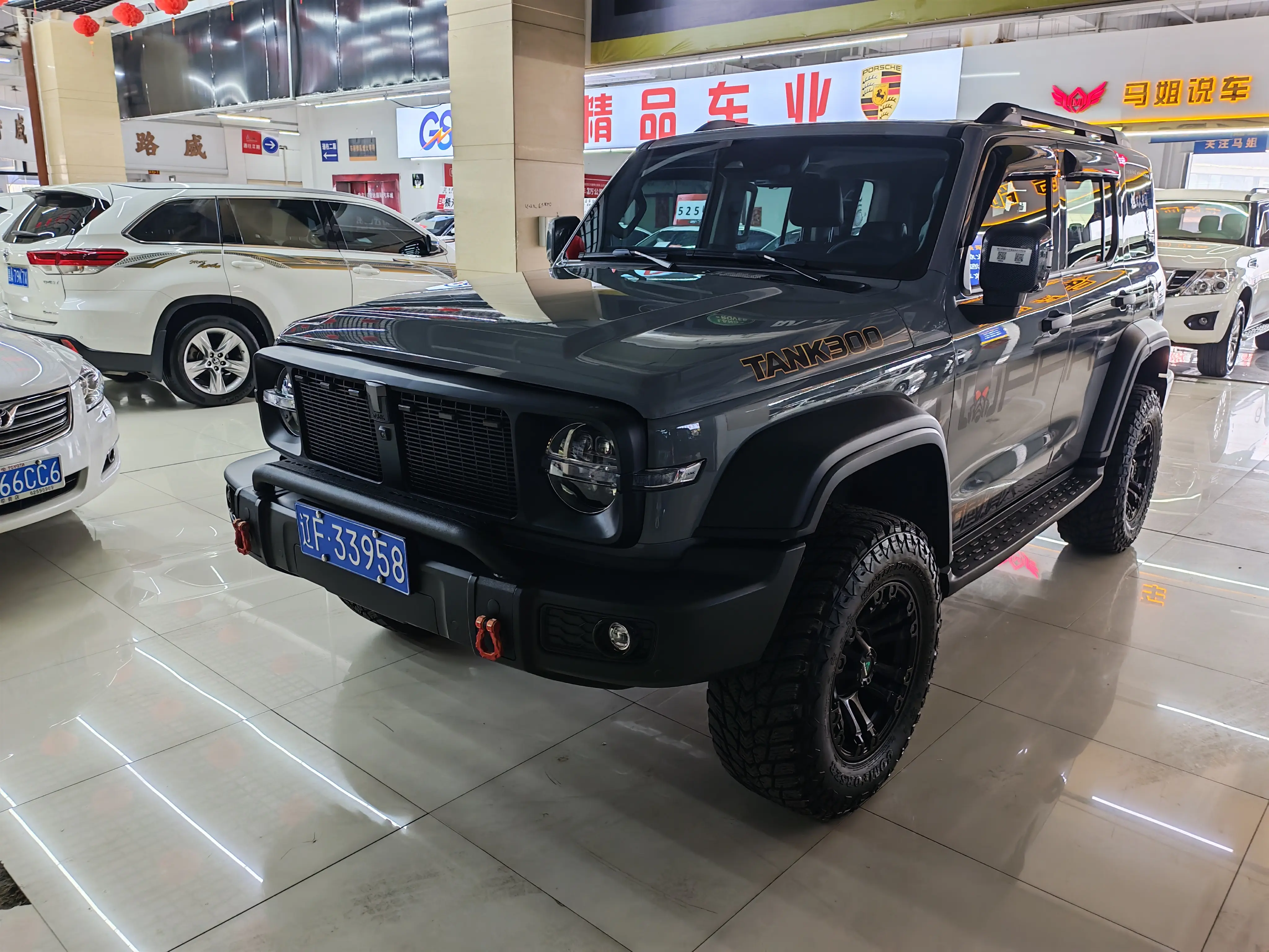 Tank 300  из Китая