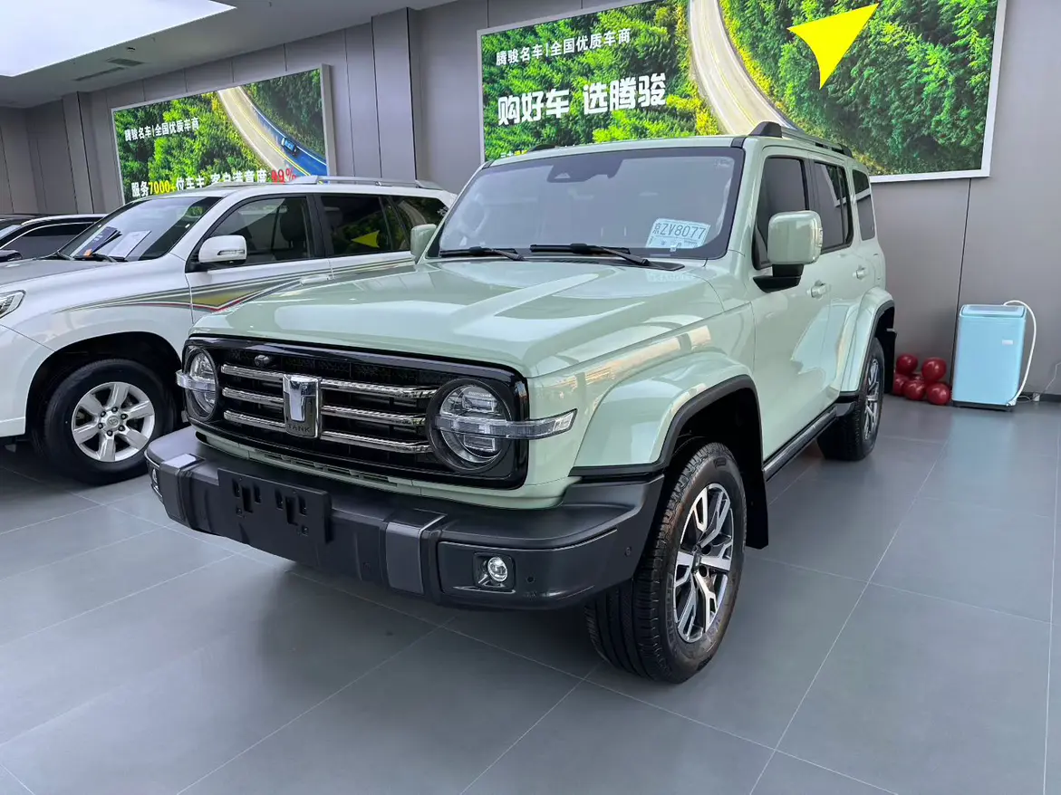 Tank 300  из Китая