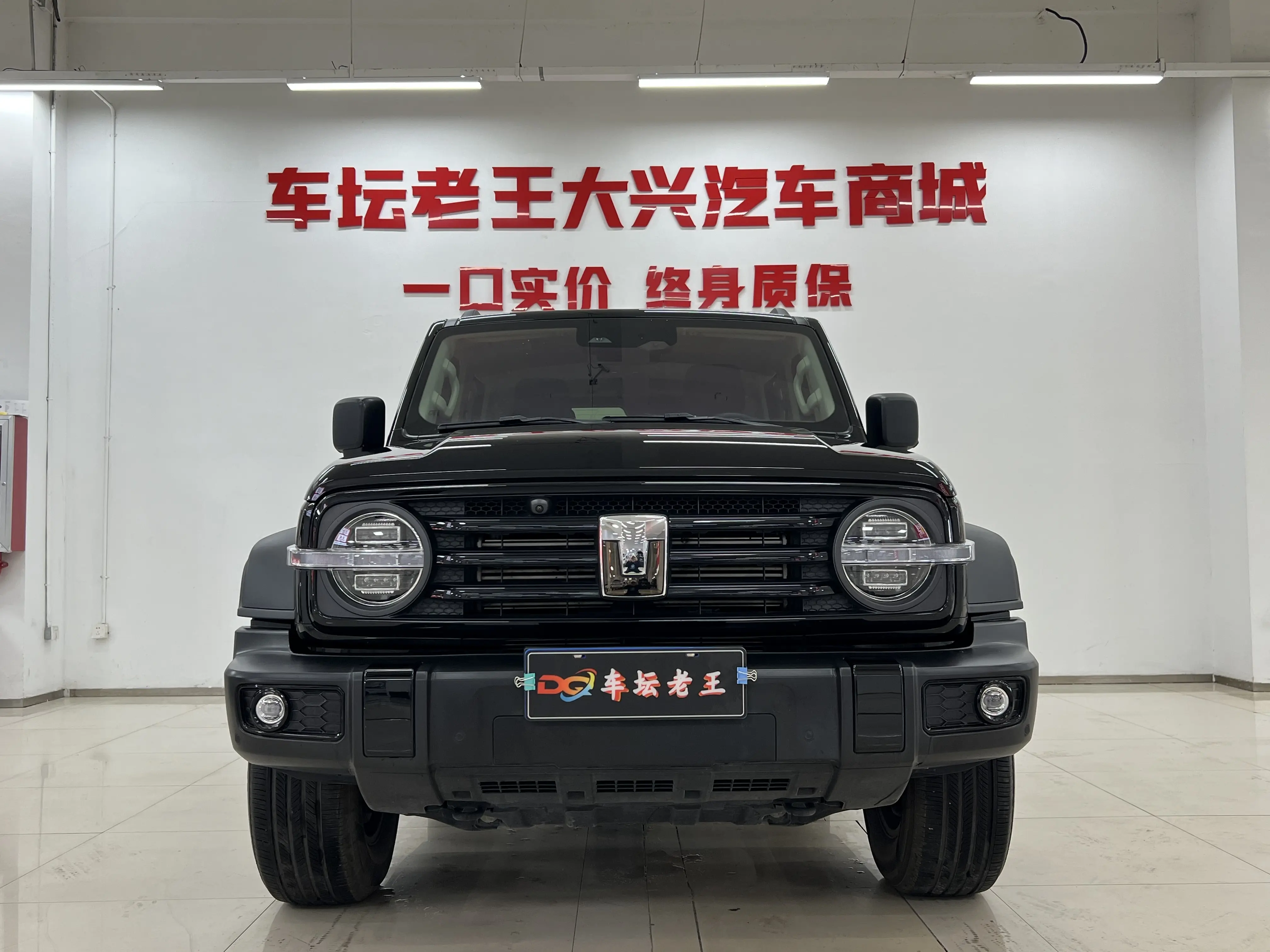 Tank 300  из Китая