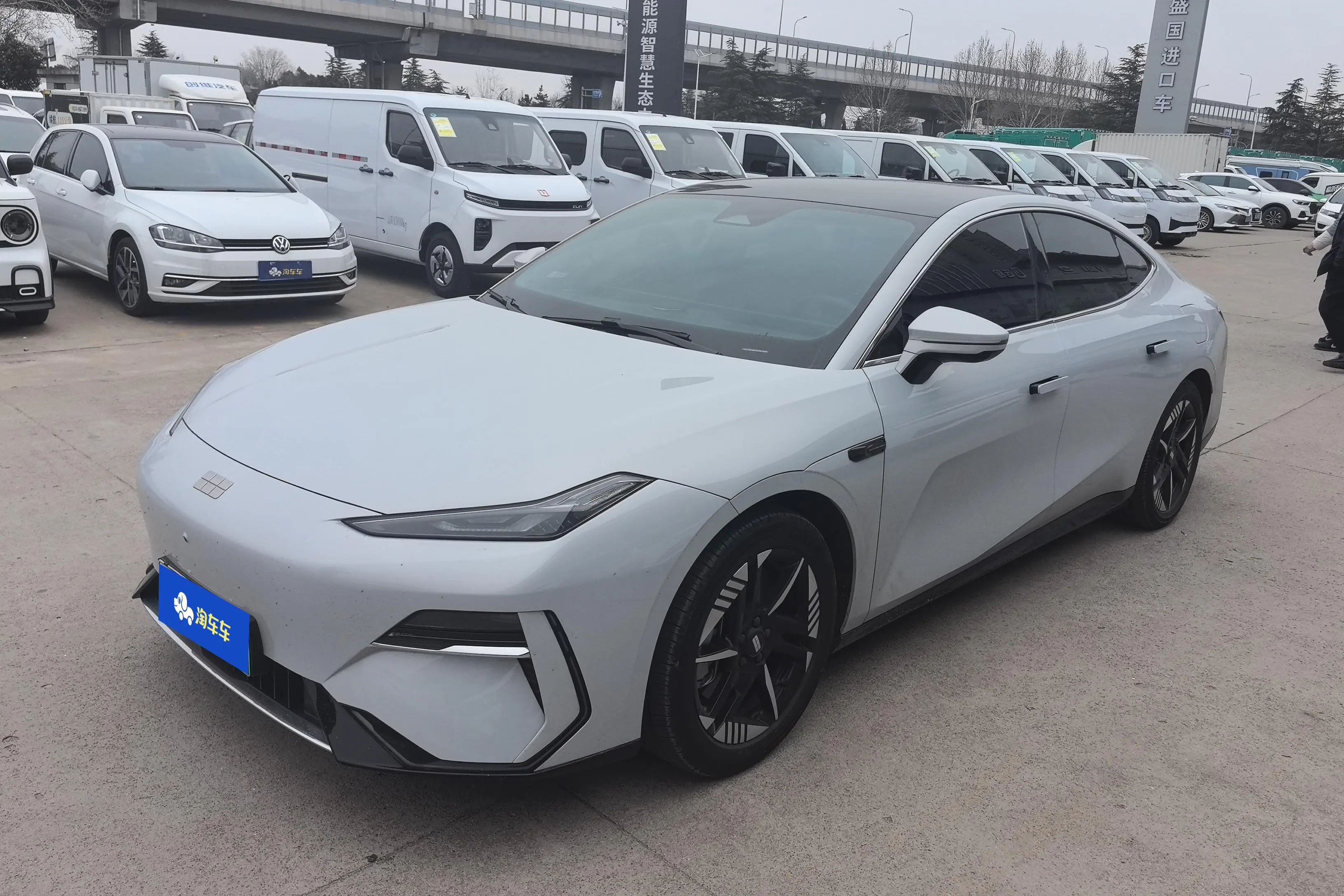 Geely Galaxy E8  из Китая