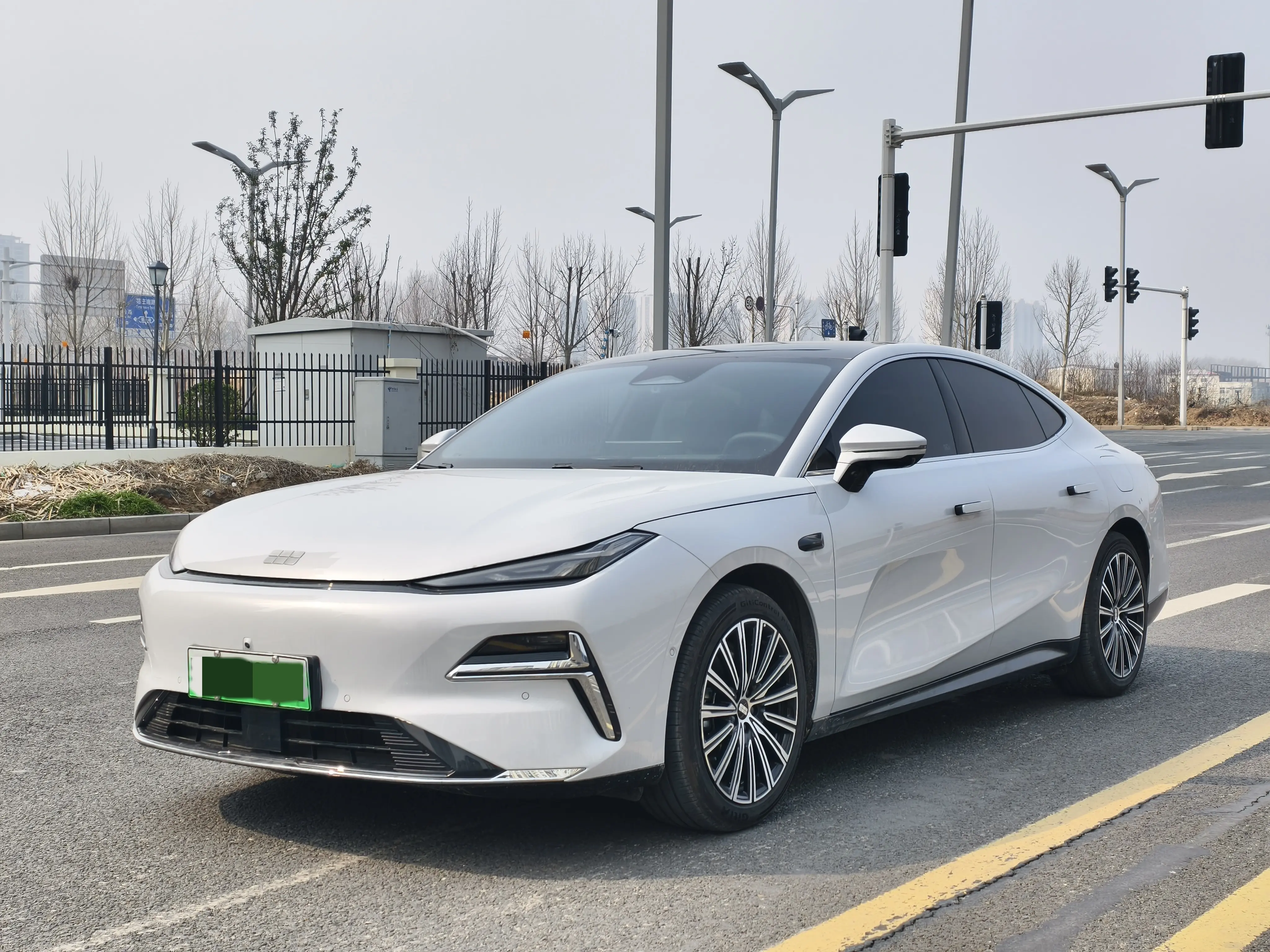 Geely Galaxy Star 8 PHEV  из Китая