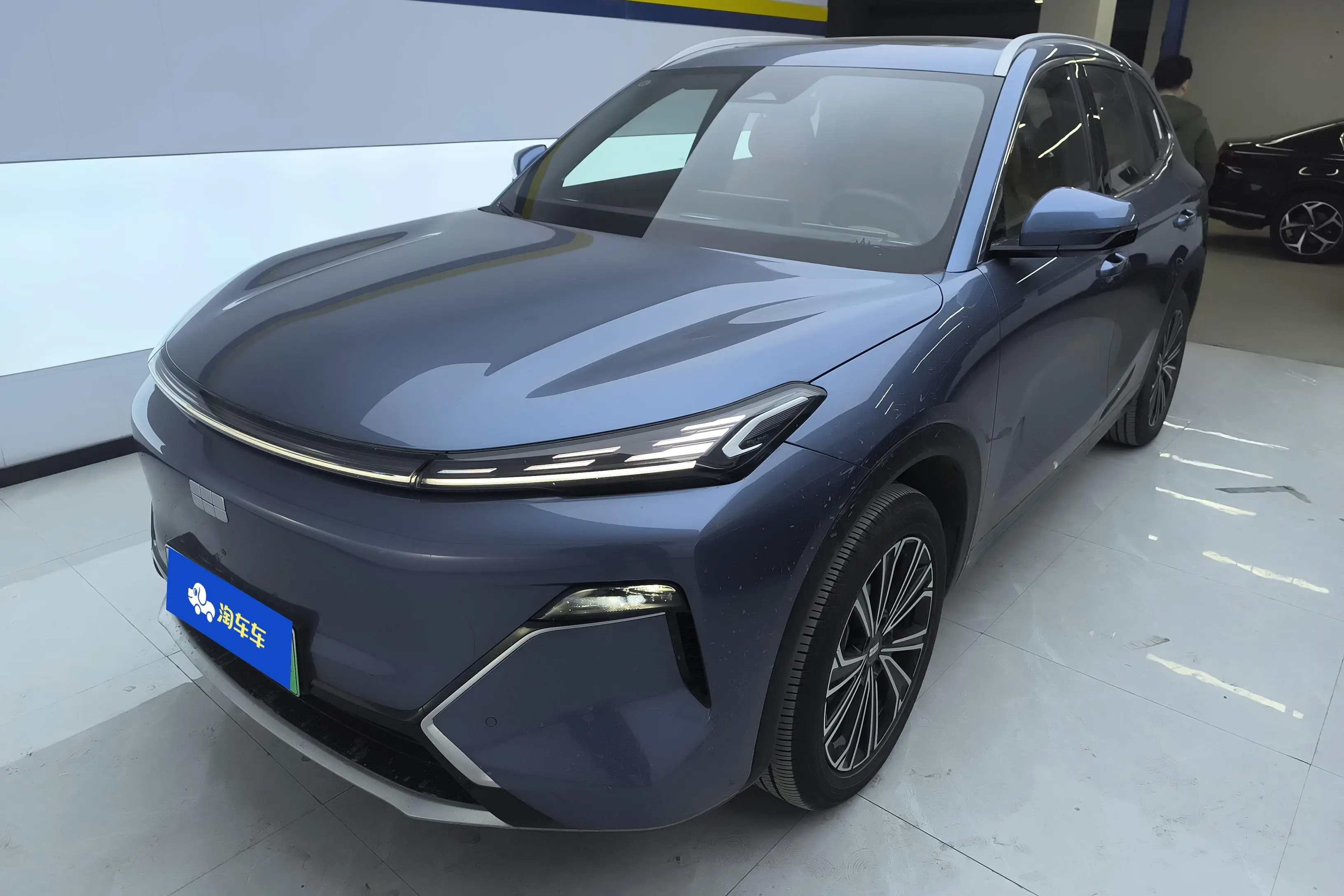 Geely Galaxy Starship 7 EM-i  из Китая