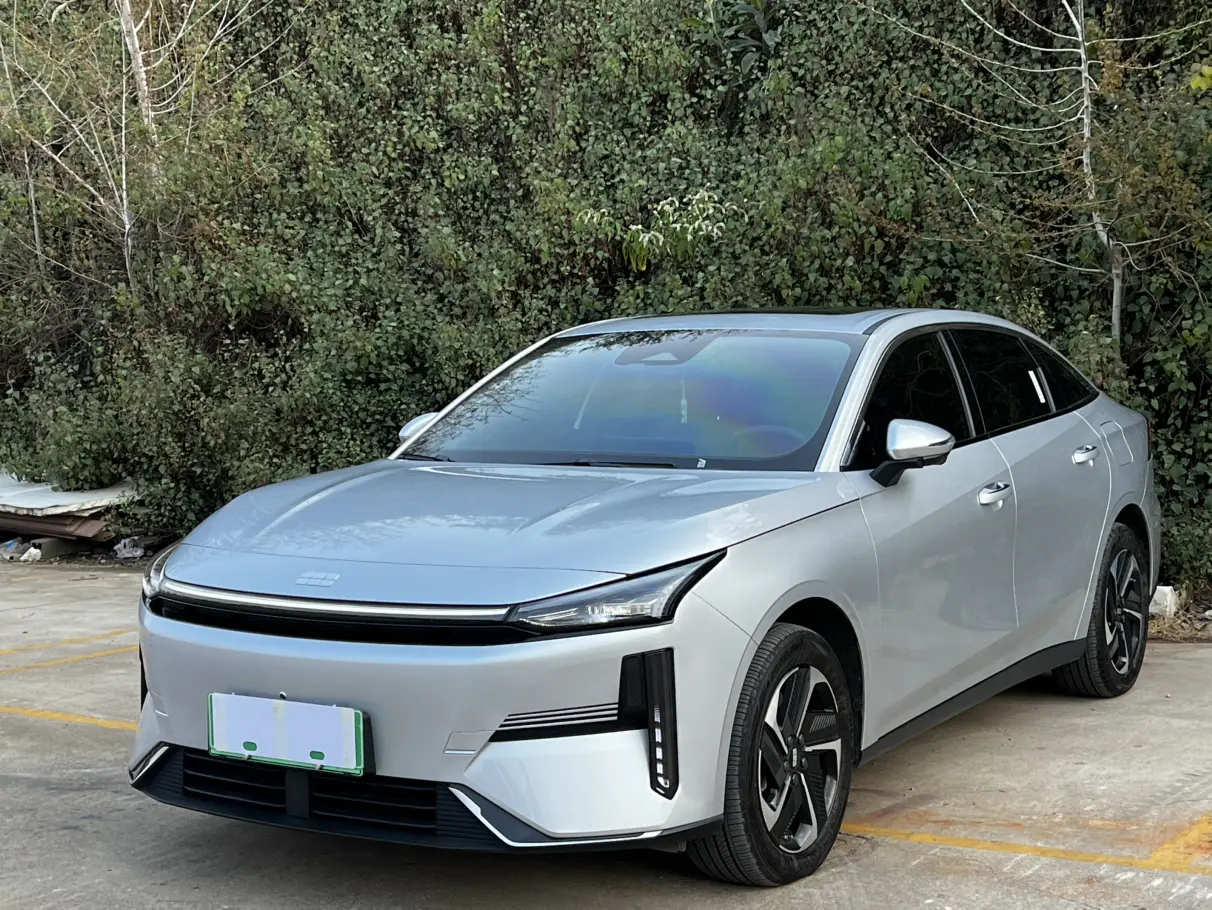 Geely Galaxy L6  из Китая