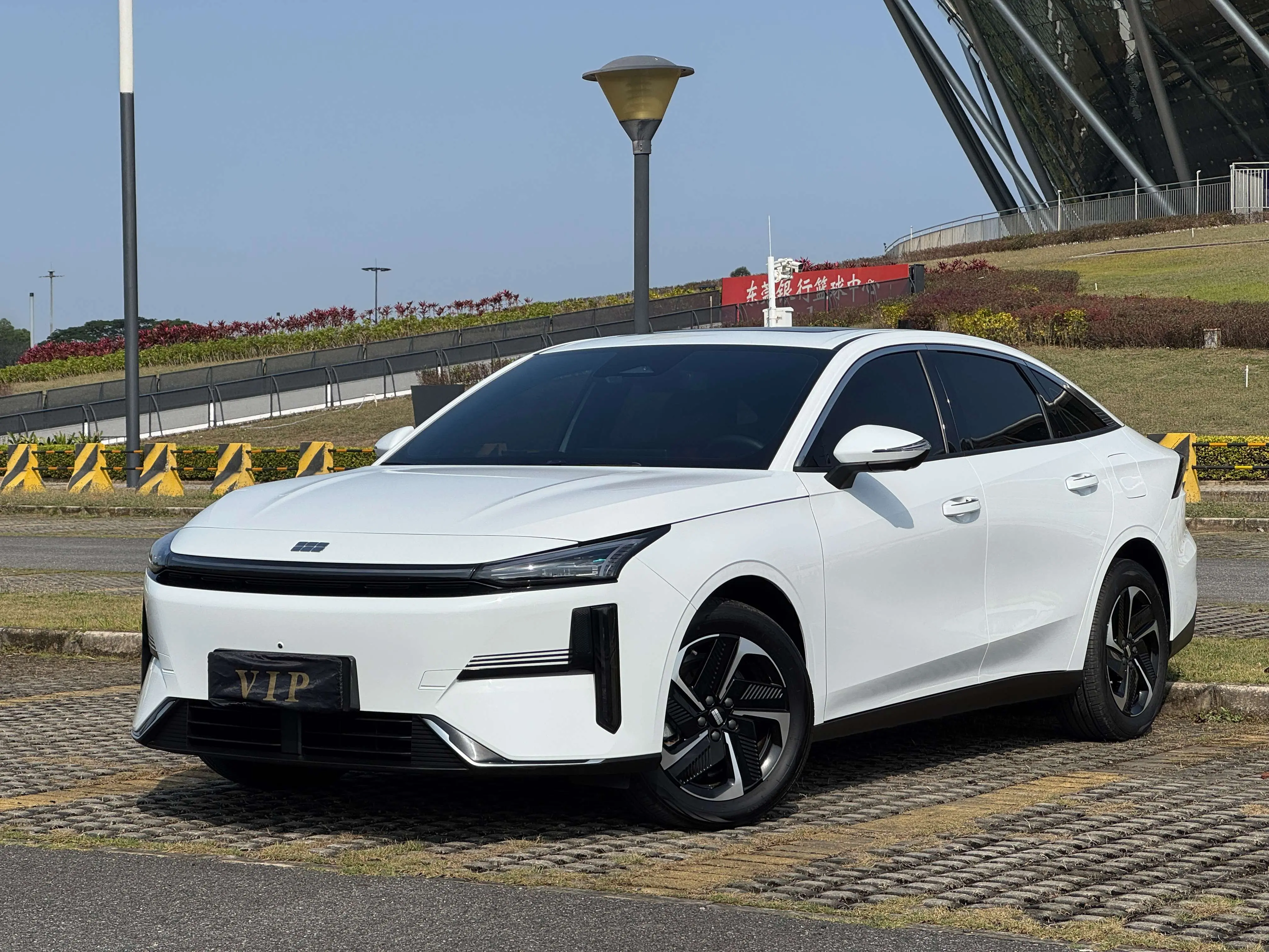 Geely Galaxy L6  из Китая