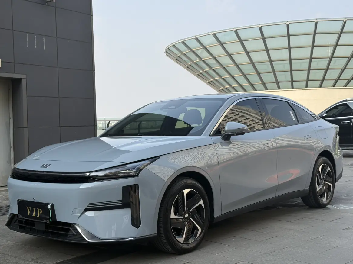 Geely Galaxy L6  из Китая