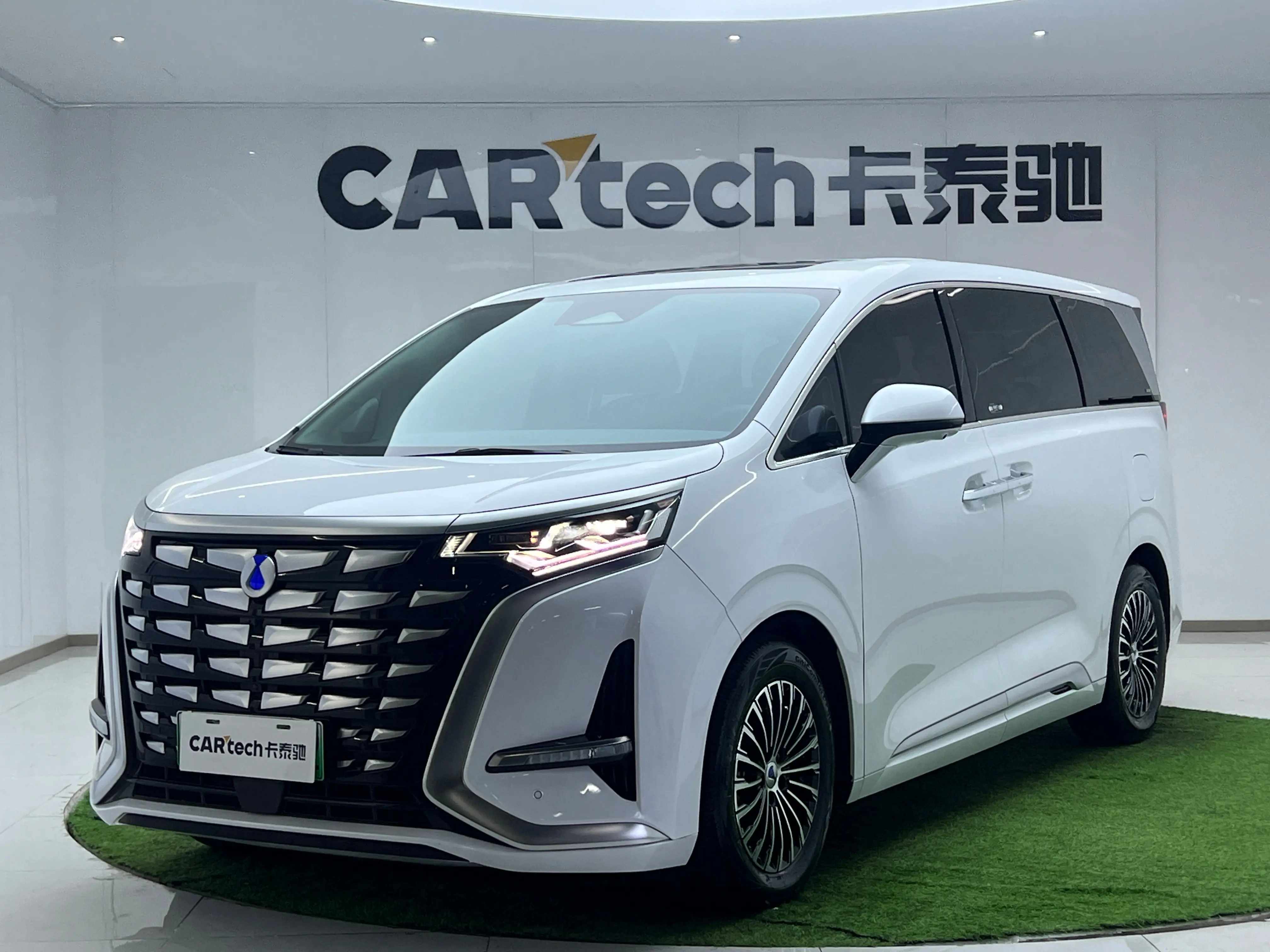 Denza D9 DM  из Китая