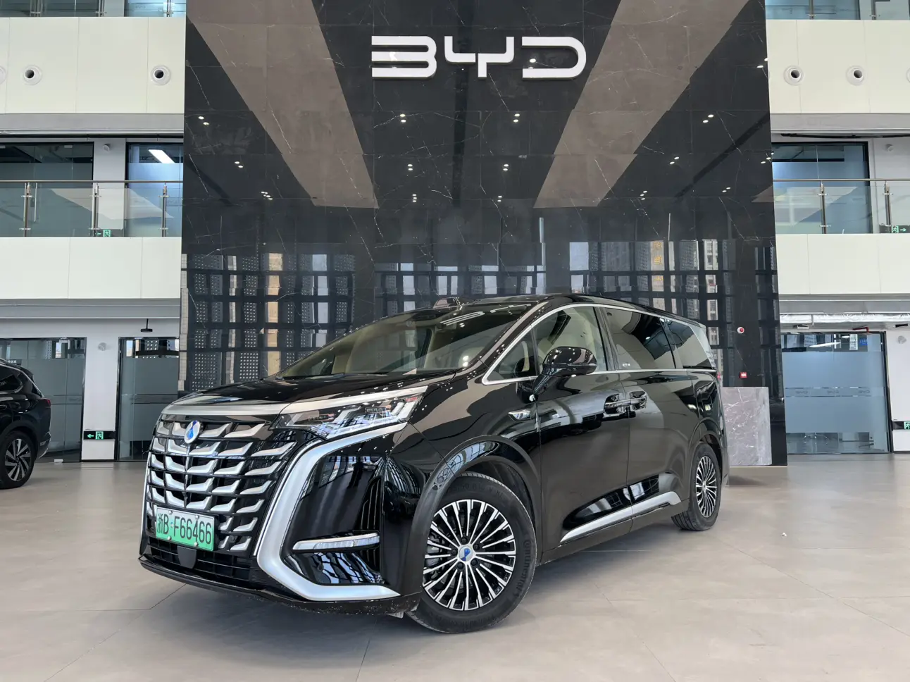 Denza D9 DM  из Китая