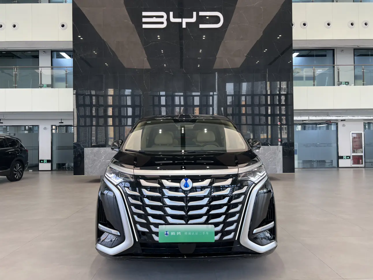 Denza D9 DM  из Китая