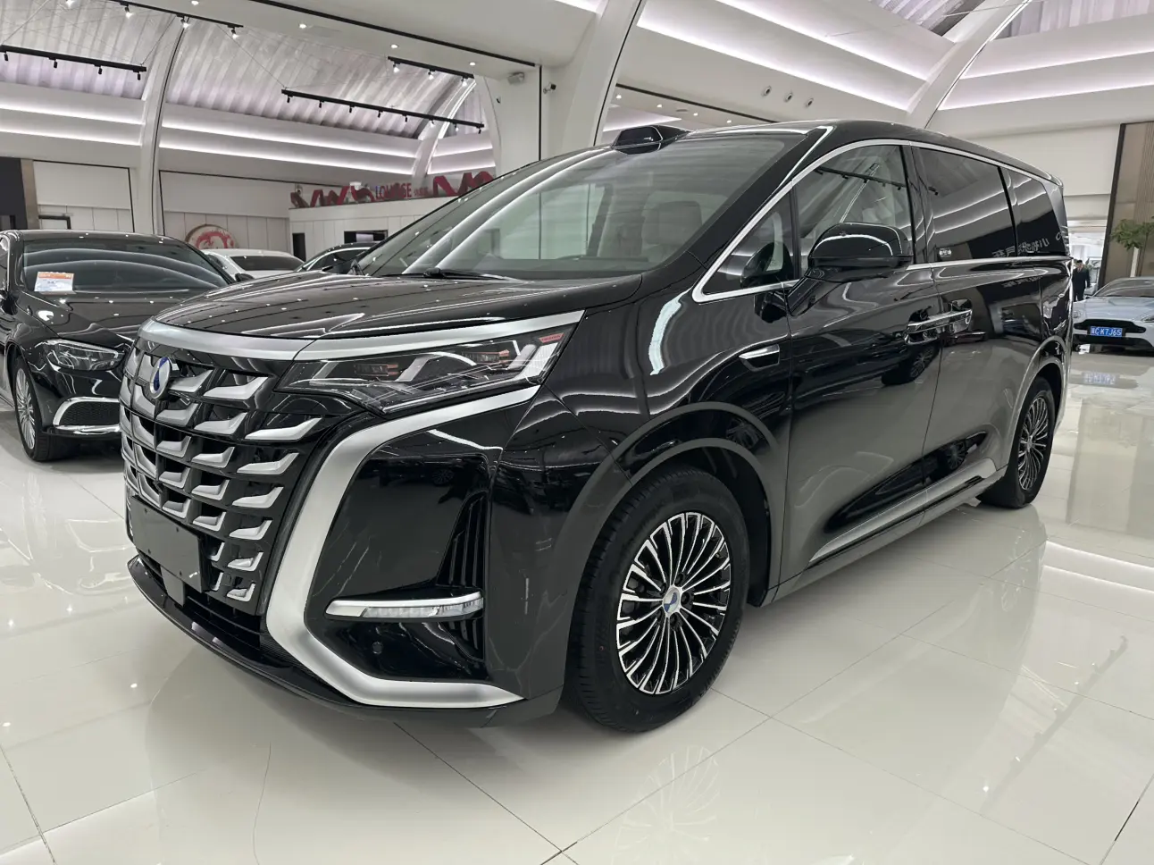 Denza D9 DM  из Китая