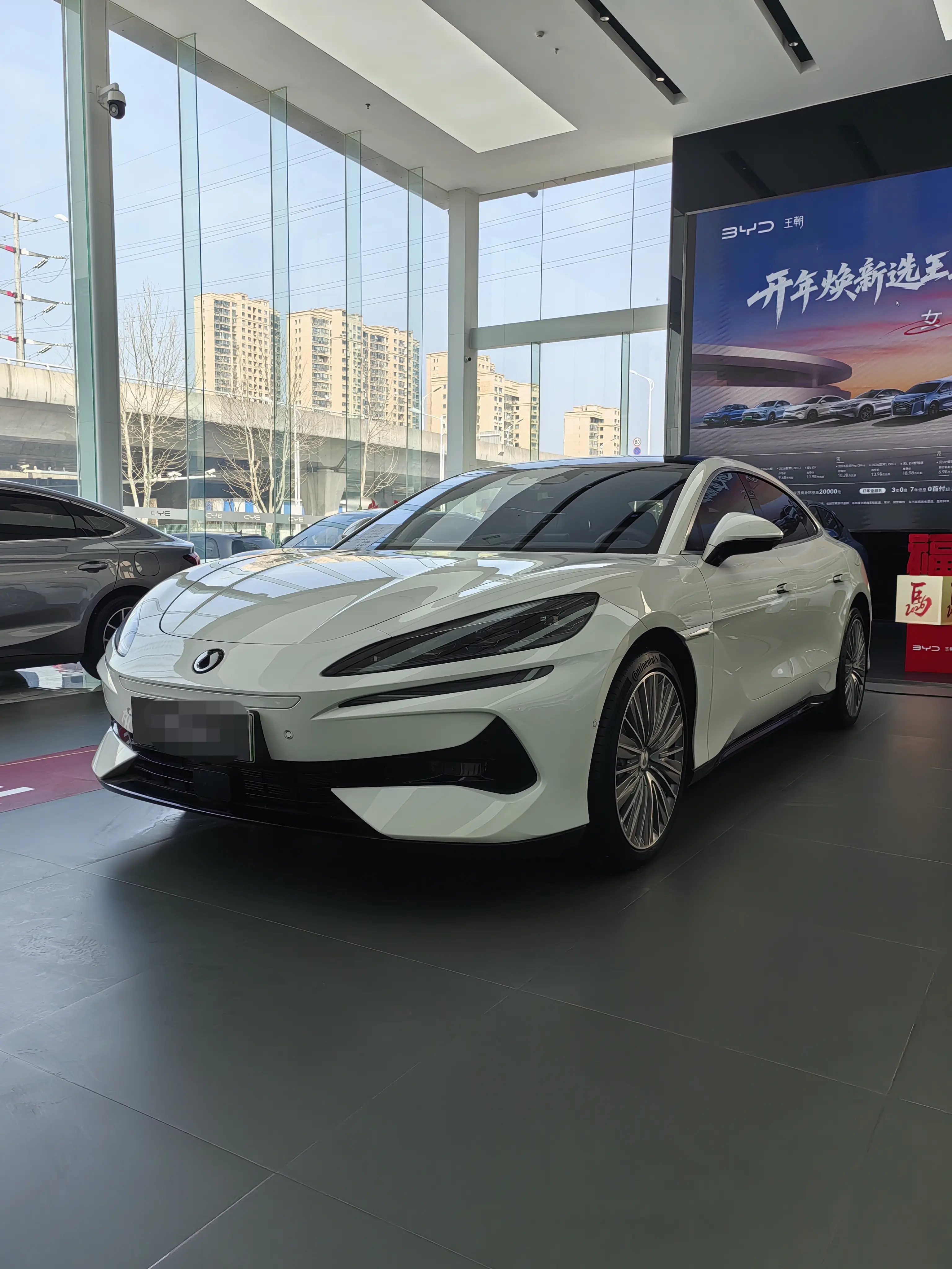 Denza Tengzhong Z9 DM  из Китая