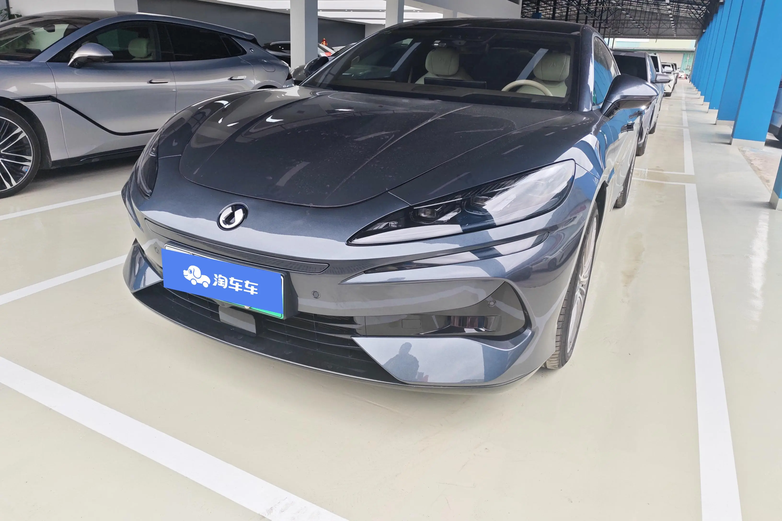 Denza Tengzhong Z9 DM  из Китая