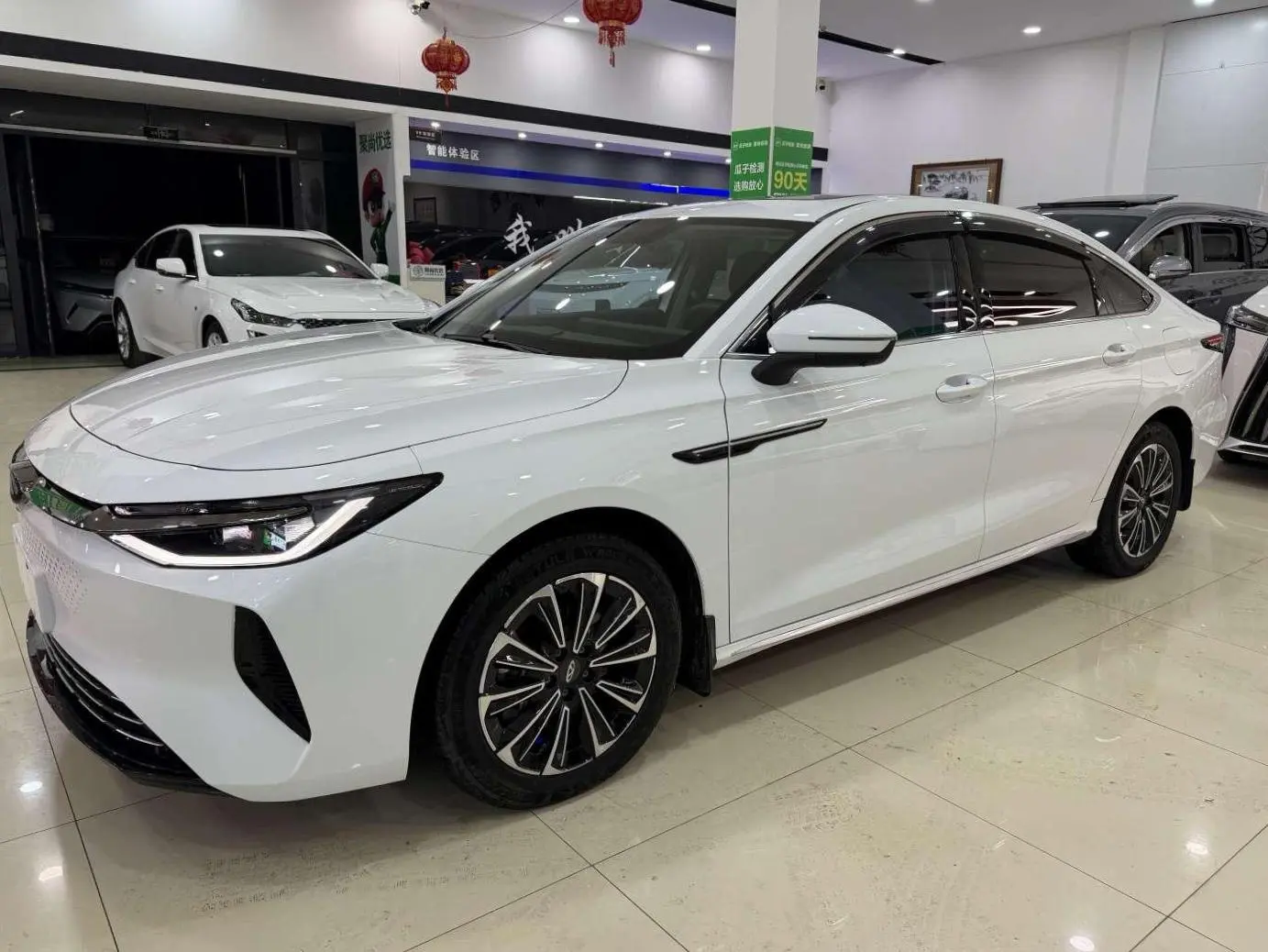 Chery Fengyun A8  из Китая