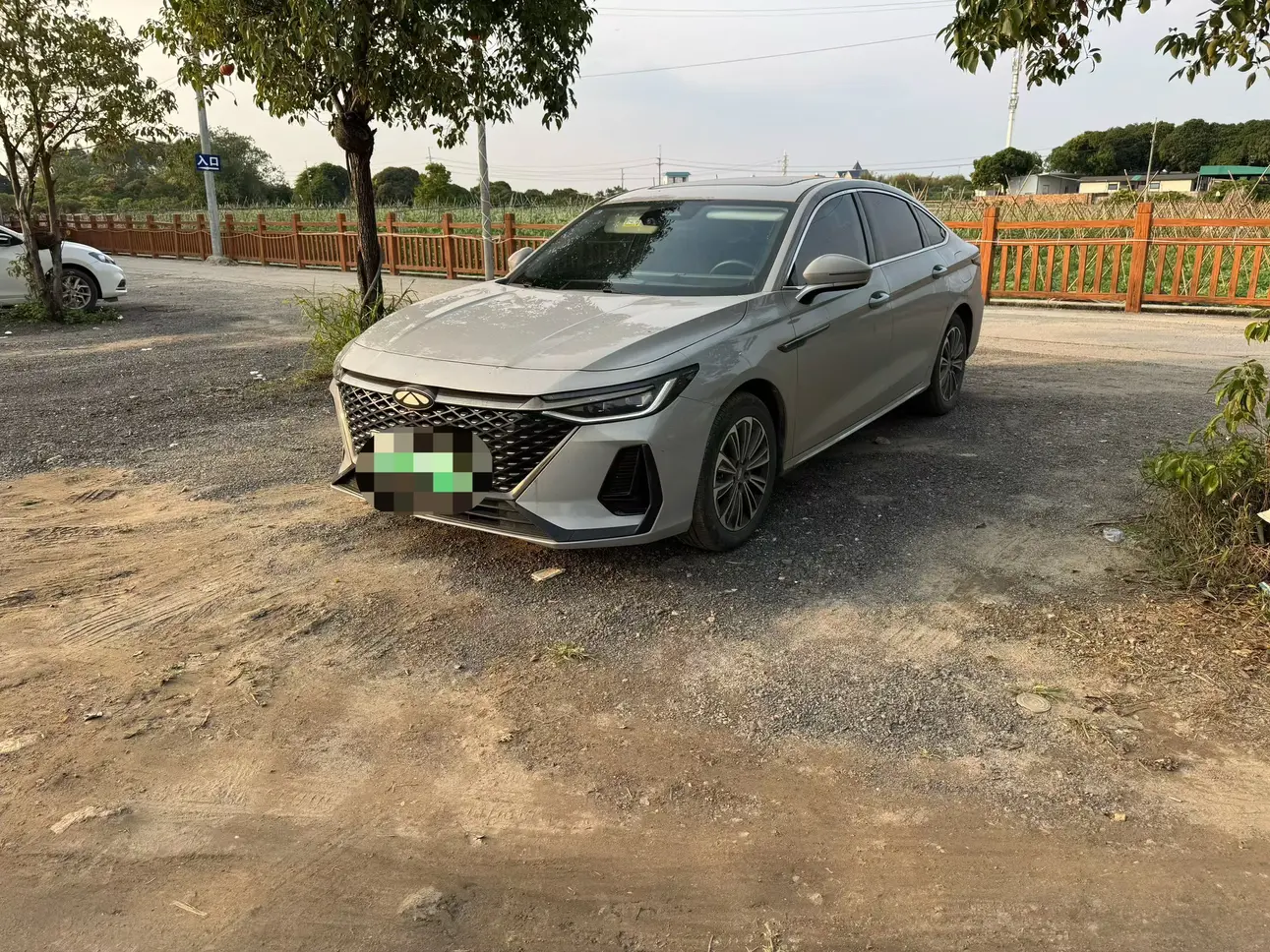Chery Fengyun A8  из Китая