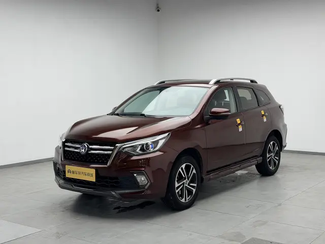 Kai Chen Venucia T70