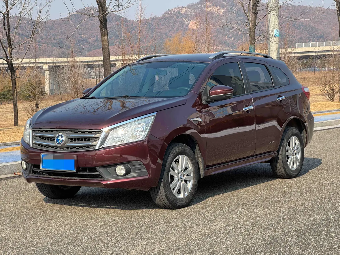 Kai Chen Venucia T70