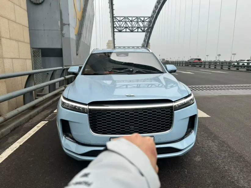 Li ONE (Ideal ONE)  из Китая