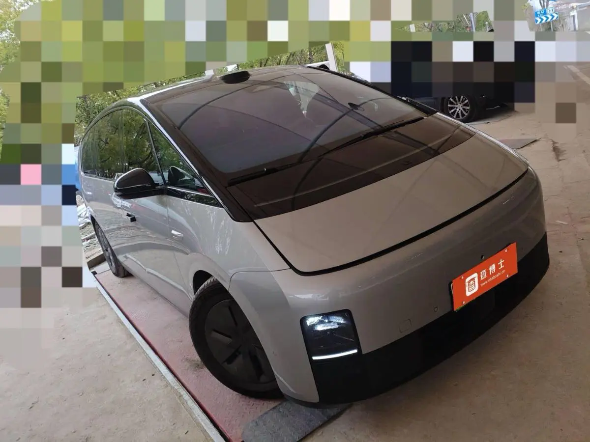 Li MEGA (Ideal MEGA)  из Китая