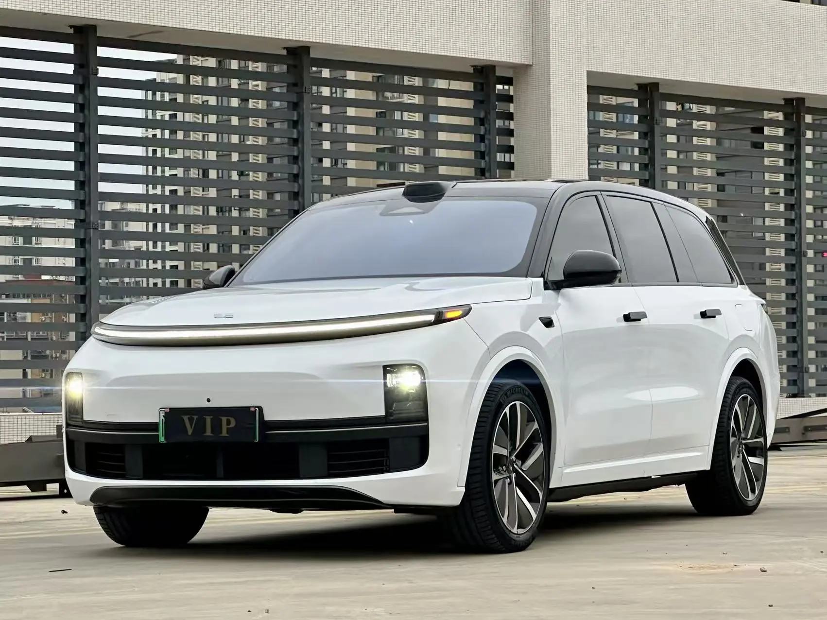 Li L9 (Ideal L9)  из Китая