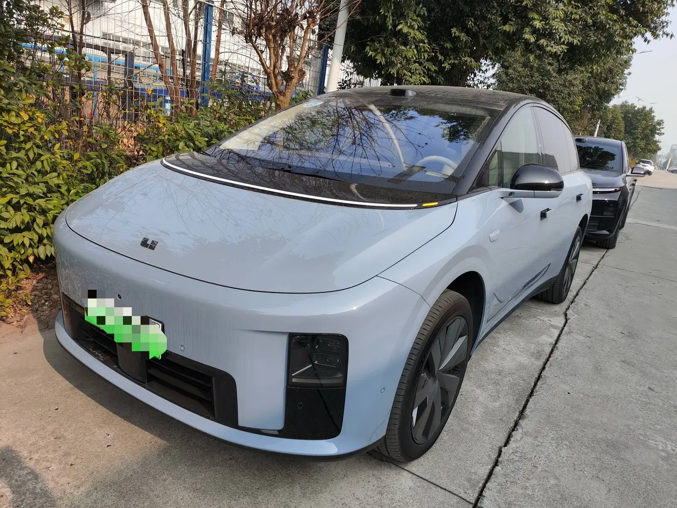 Li Ideal i8  из Китая