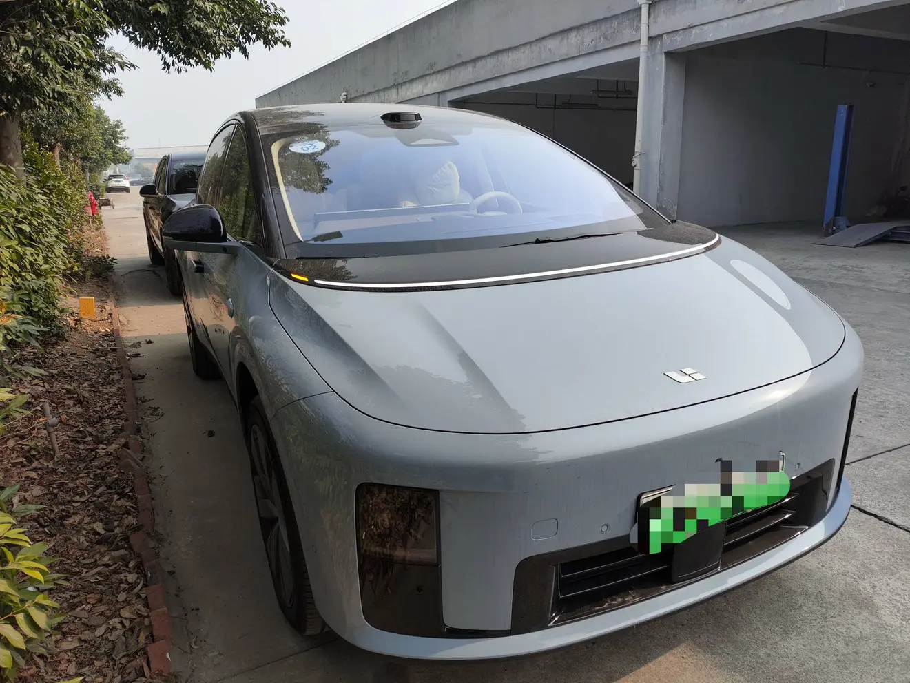 Li Ideal i8  из Китая