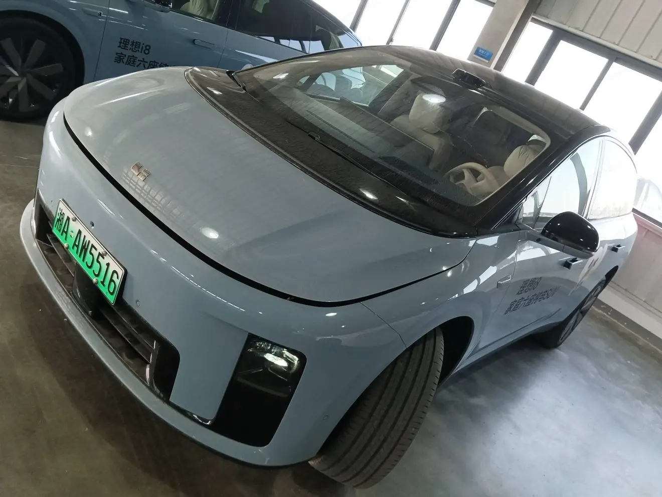 Li Ideal i8  из Китая