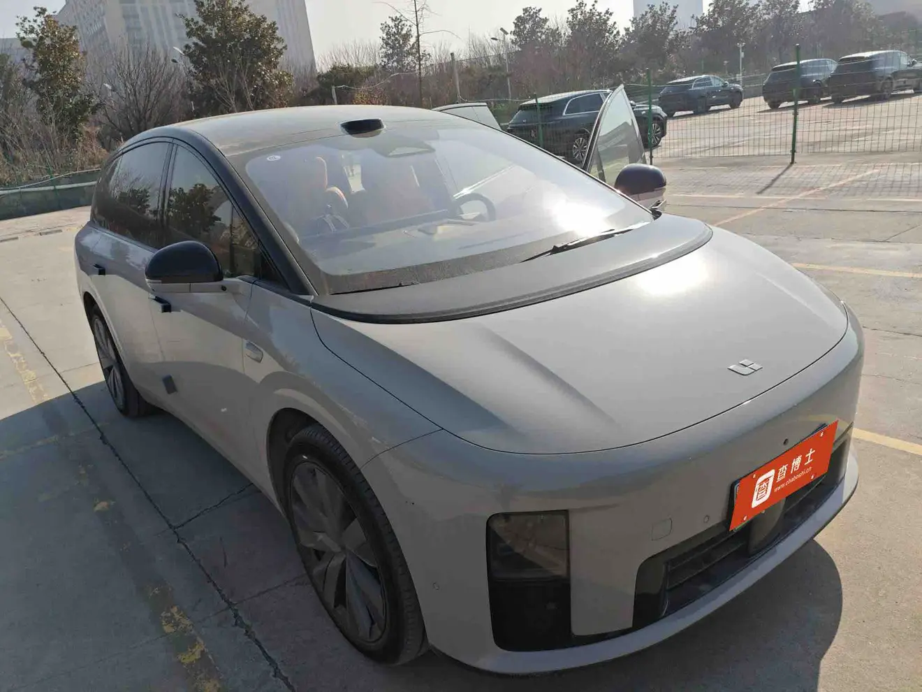 Li Ideal i8  из Китая