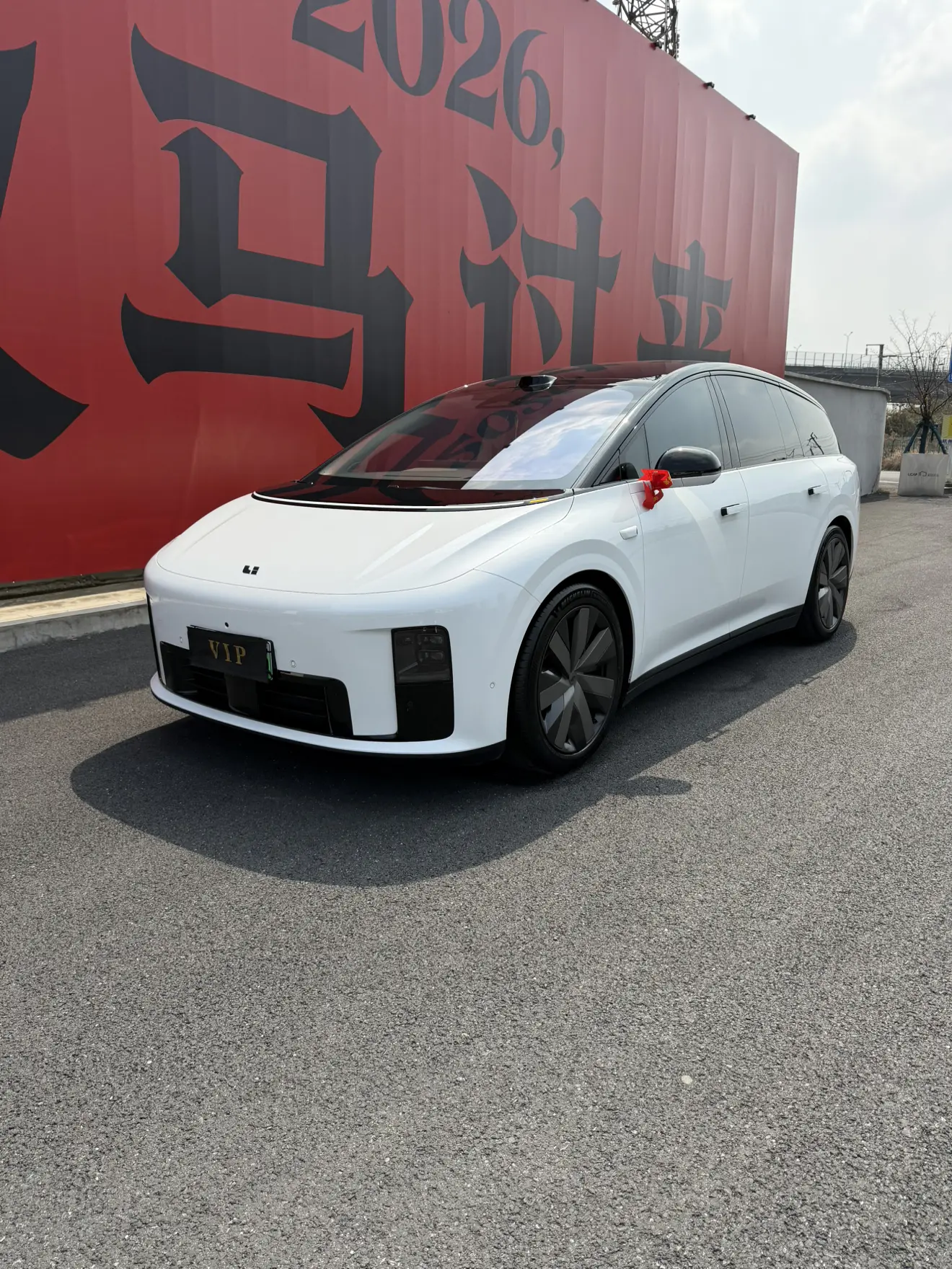 Li Ideal i8  из Китая